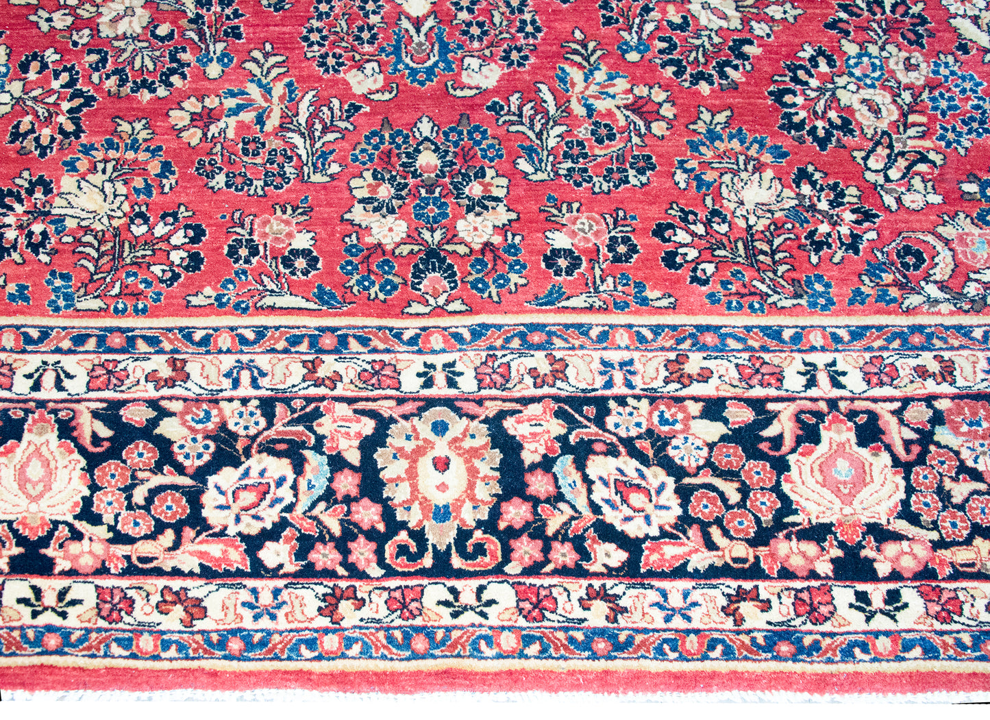 Early 20th Century Persian Sarouk Rug For Sale