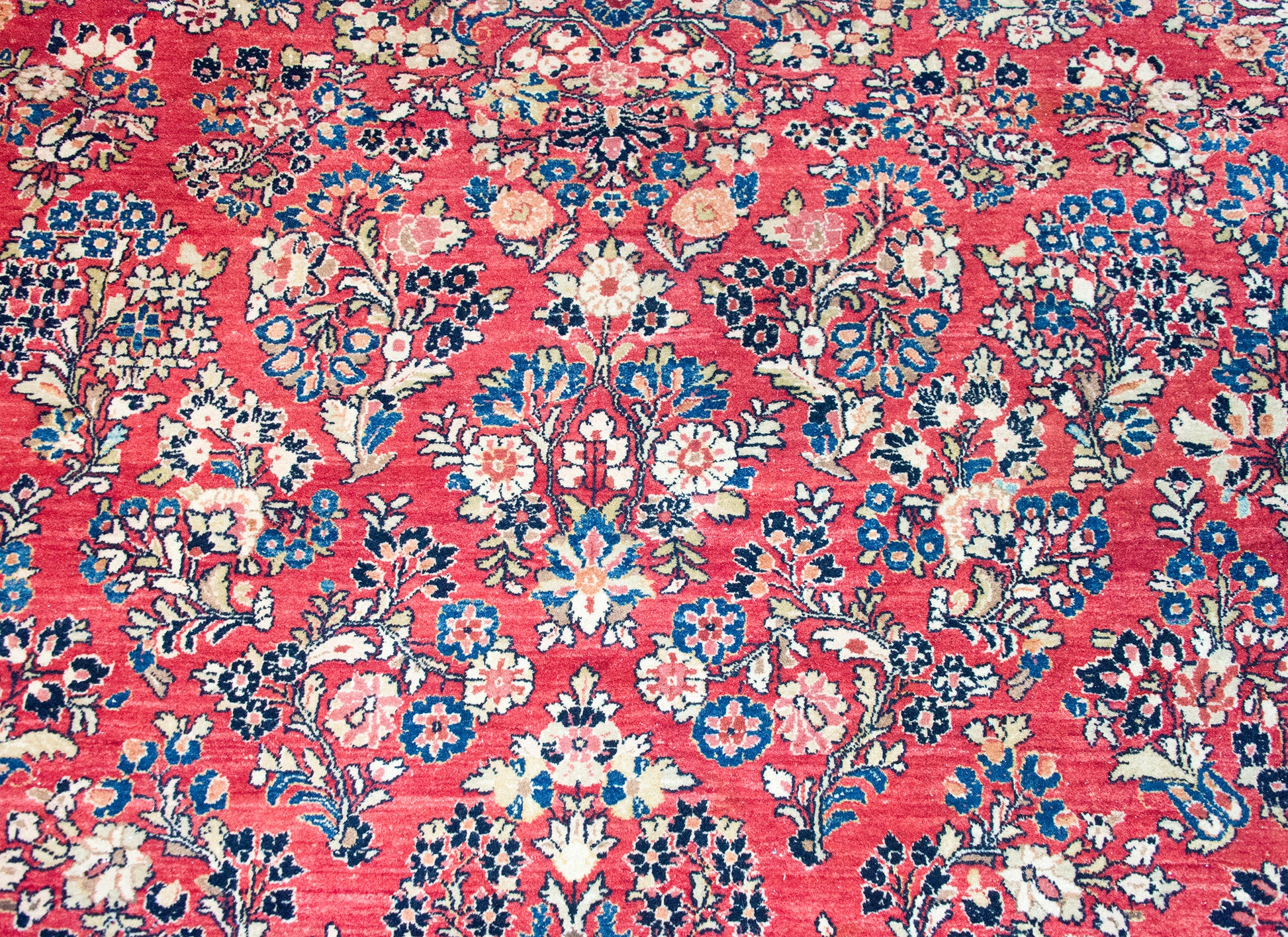 Early 20th Century Persian Sarouk Rug For Sale