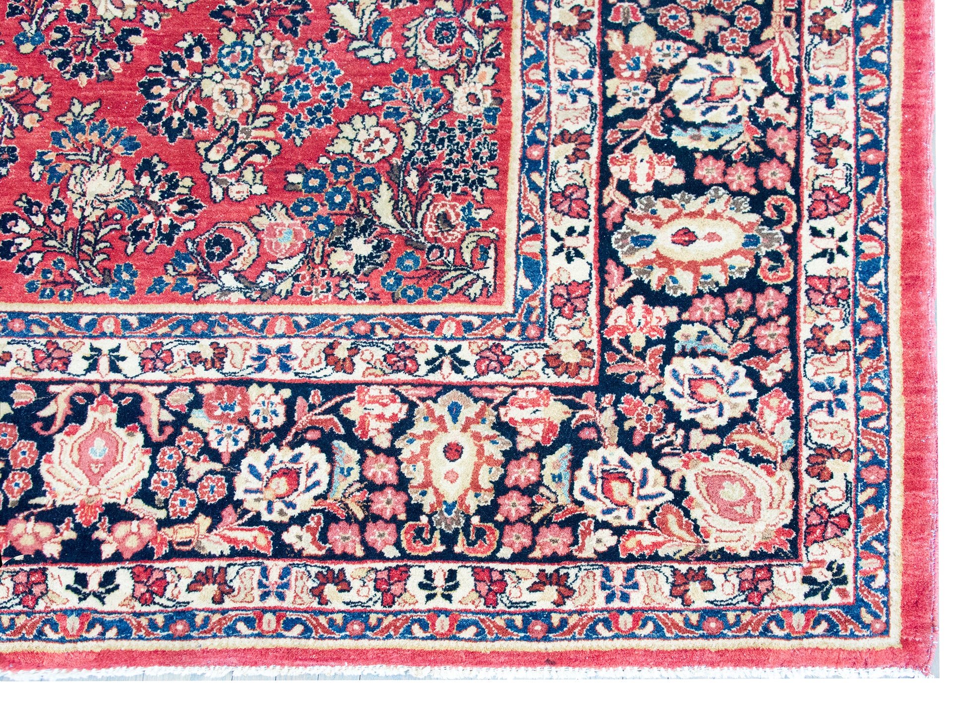Early 20th Century Persian Sarouk Rug For Sale
