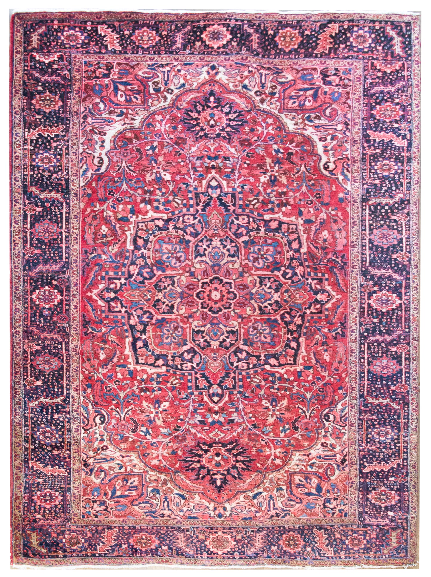 Mid 20th Century Persian Heriz Rug For Sale