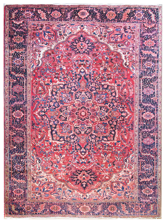 Mid 20th Century Persian Heriz Rug For Sale