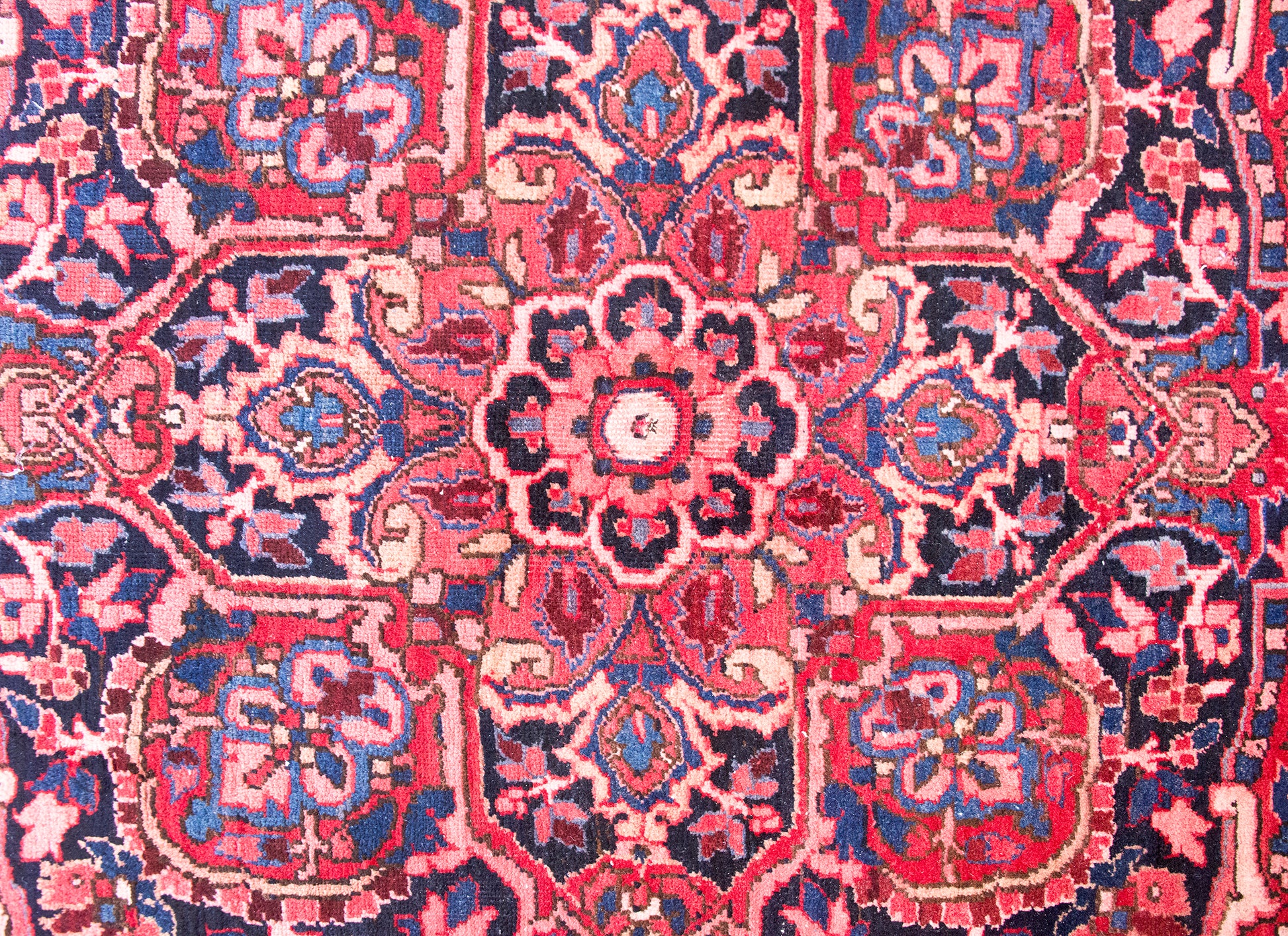 Mid 20th Century Persian Heriz Rug For Sale
