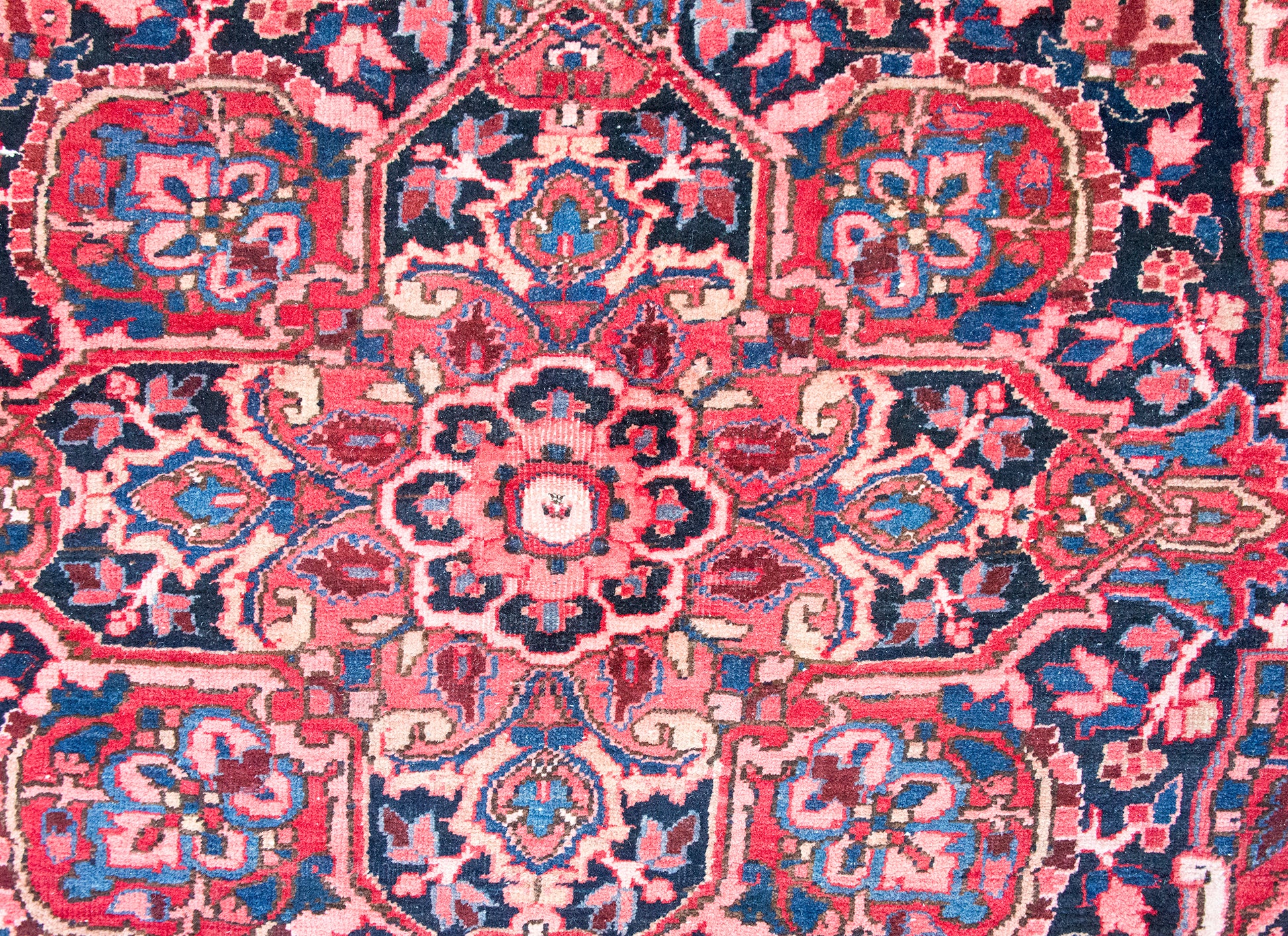 Mid 20th Century Persian Heriz Rug For Sale