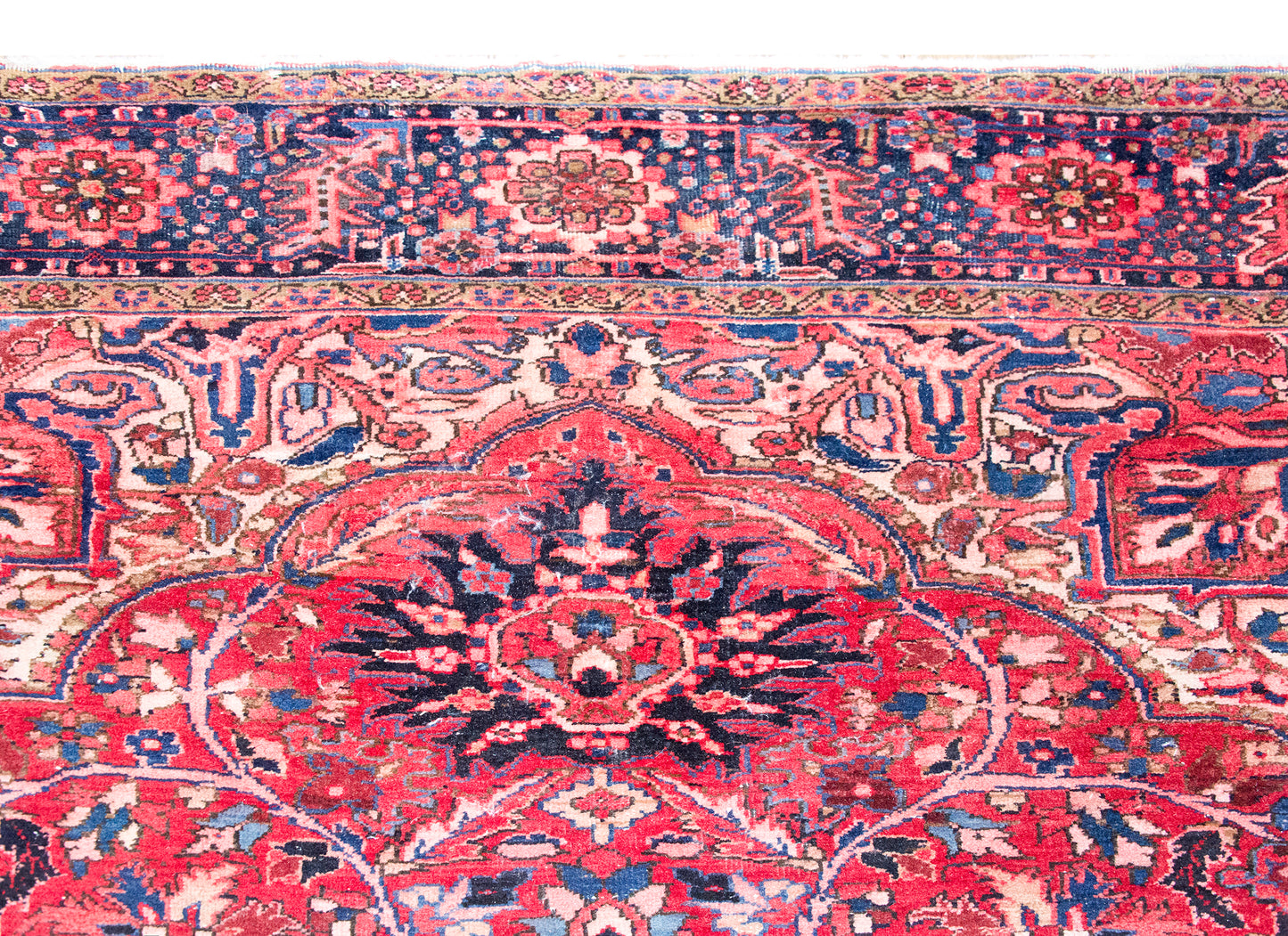 Mid 20th Century Persian Heriz Rug For Sale