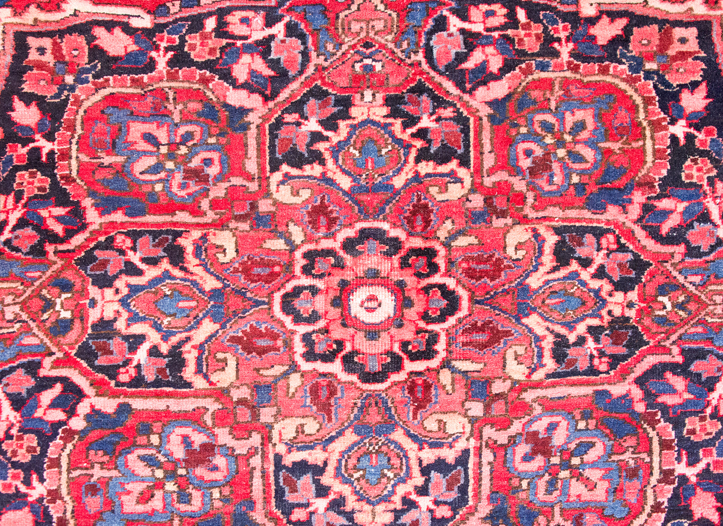 Mid 20th Century Persian Heriz Rug For Sale