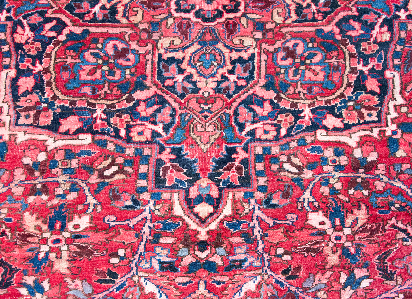 Mid 20th Century Persian Heriz Rug For Sale