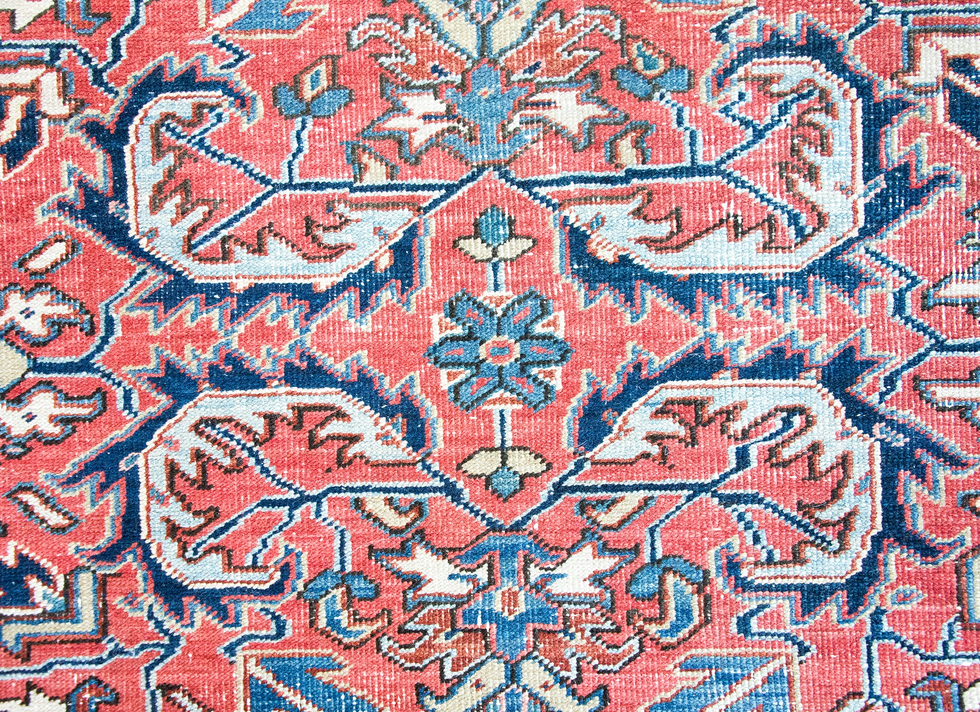 Early 20th Century Persian Heriz Rug For Sale