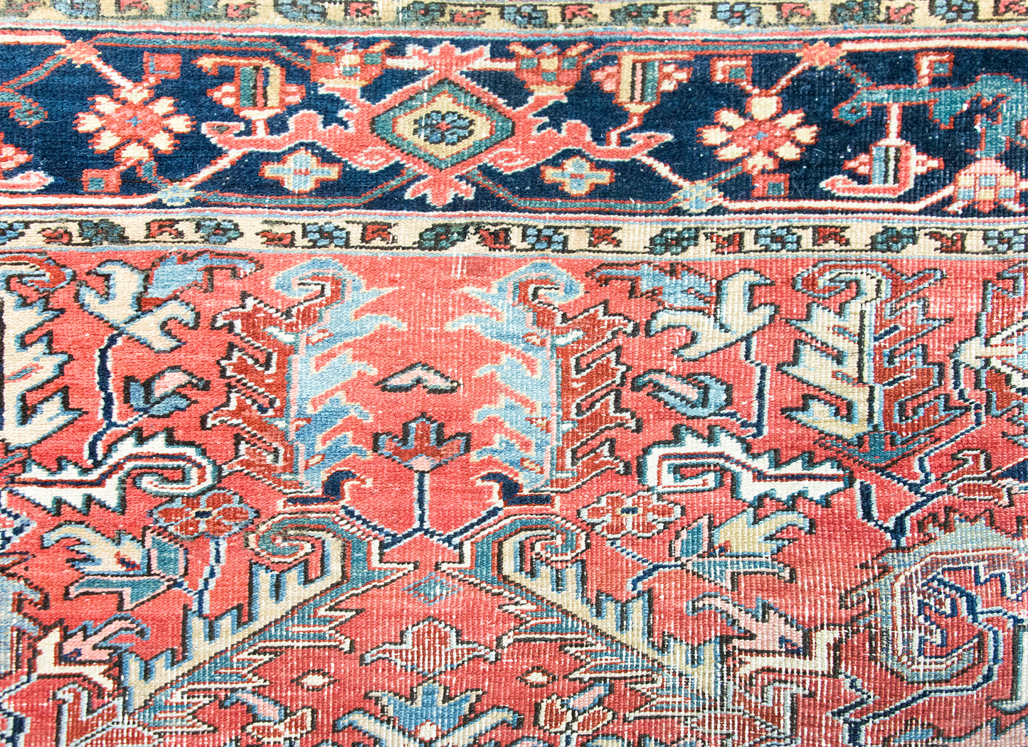 Early 20th Century Persian Heriz Rug For Sale