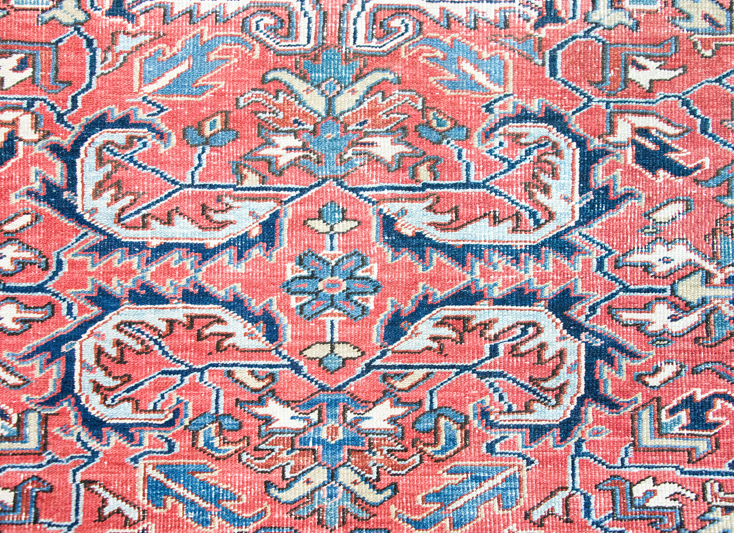 Early 20th Century Persian Heriz Rug For Sale
