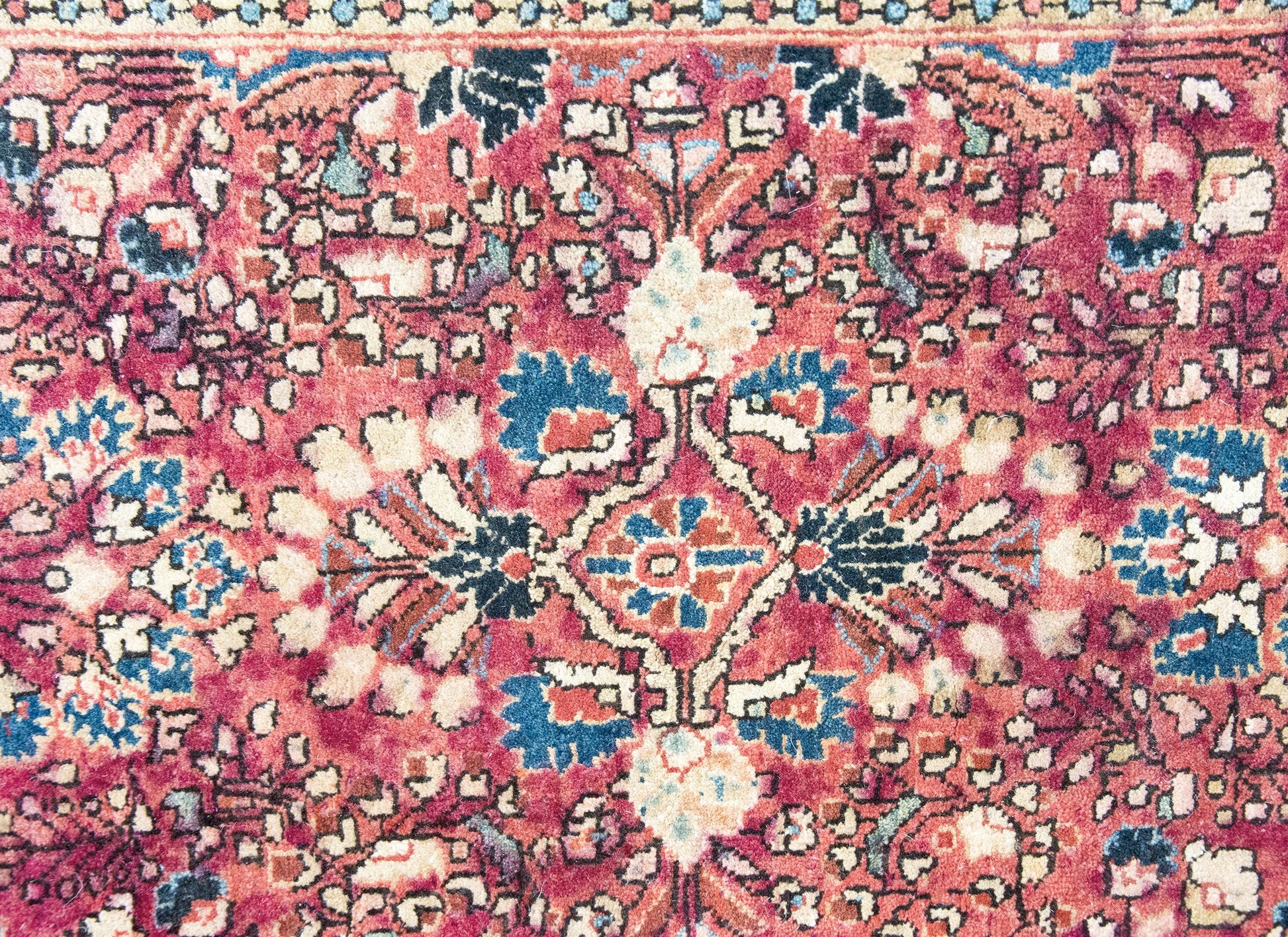 Early 20th Century Persian Sarouk Rug For Sale
