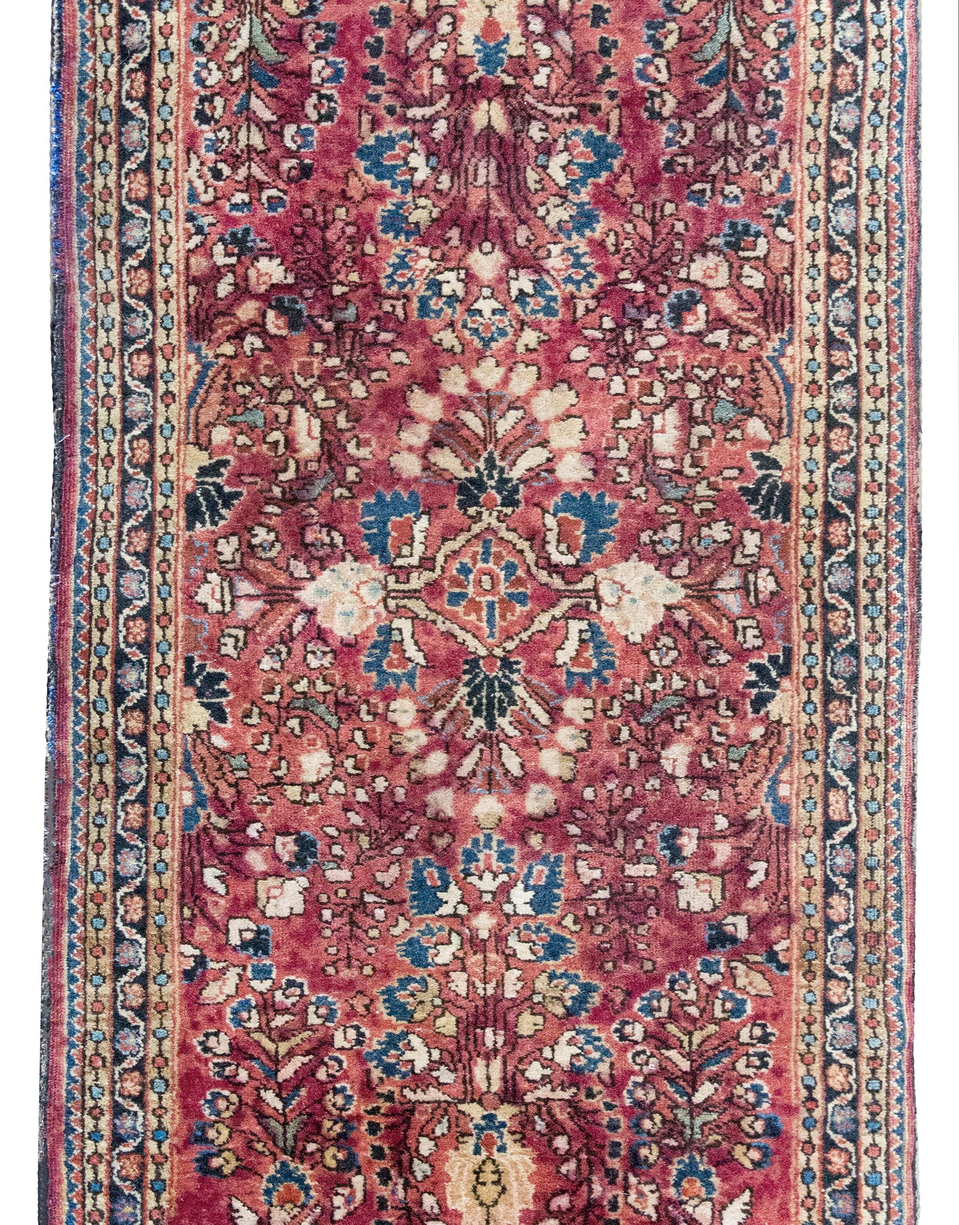 Early 20th Century Persian Sarouk Rug For Sale