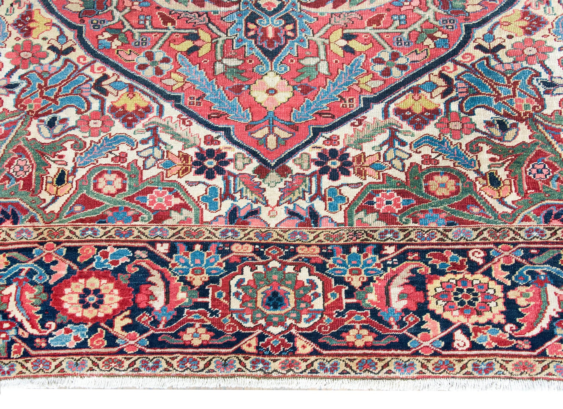 Early 20th Century Persian Heriz Rug For Sale