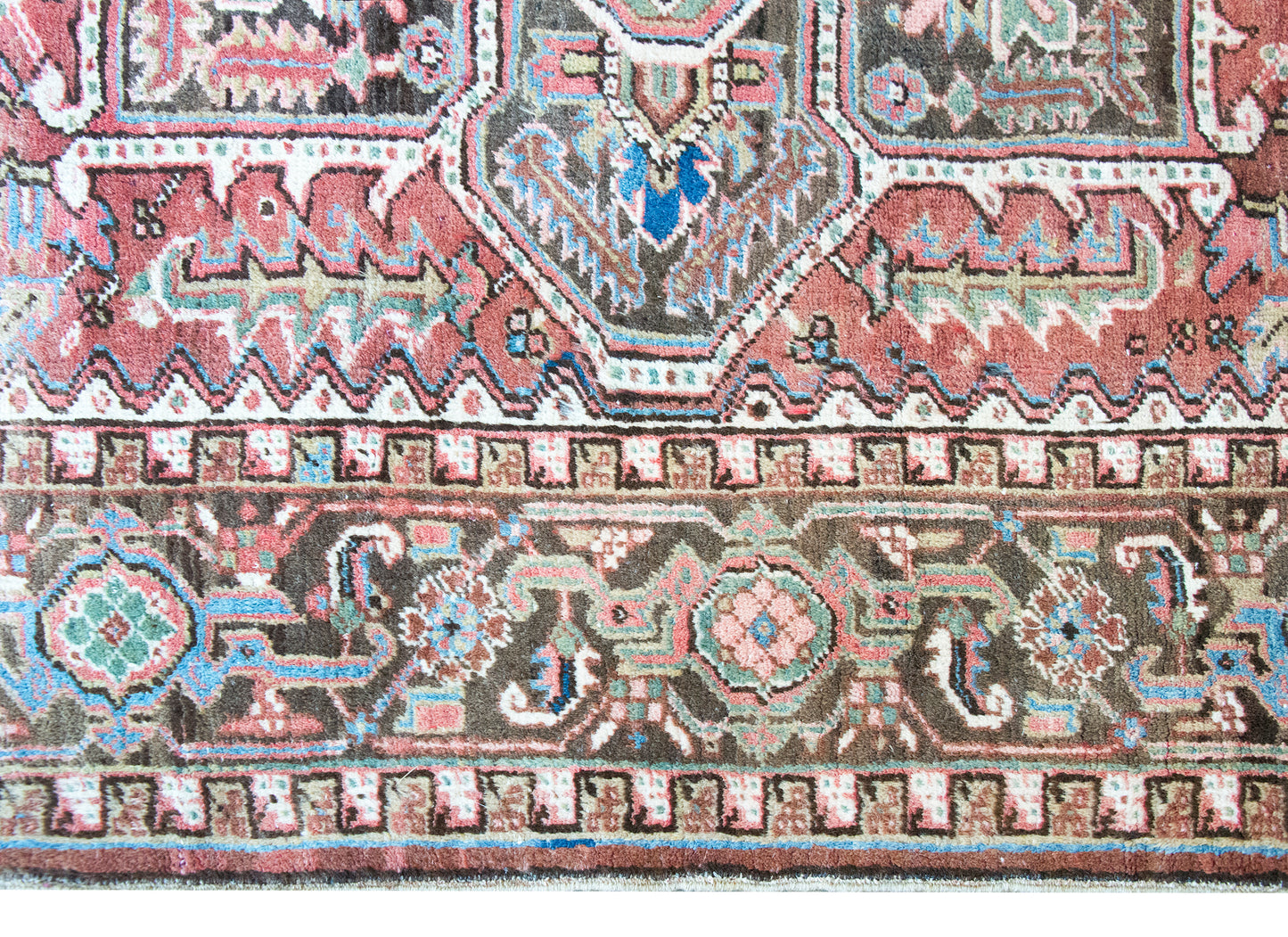 Mid 20th Century Persian Heriz Rug For Sale