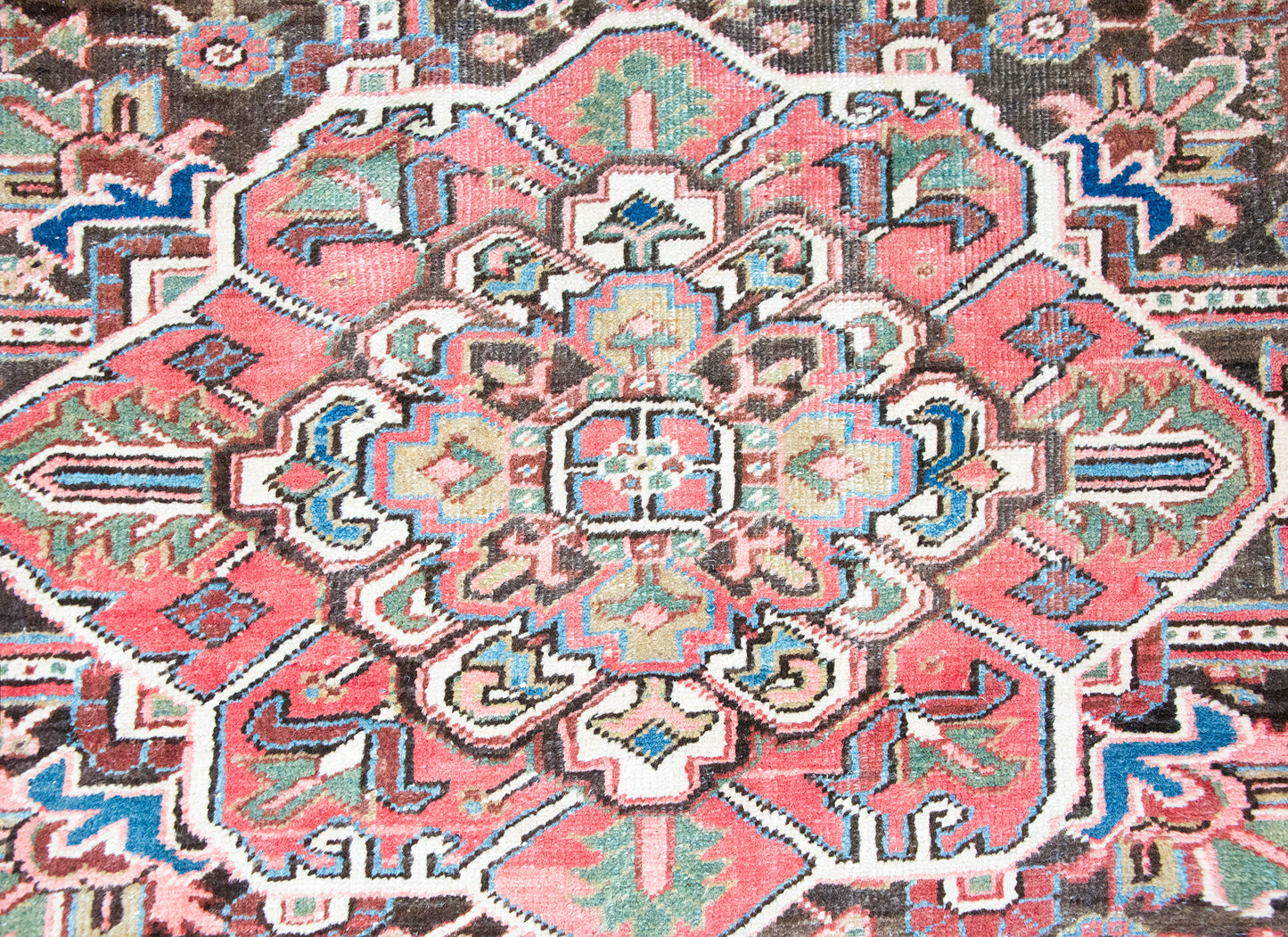 Mid 20th Century Persian Heriz Rug For Sale
