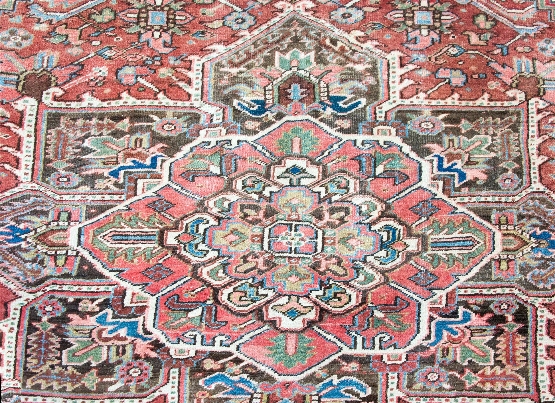 Mid 20th Century Persian Heriz Rug For Sale