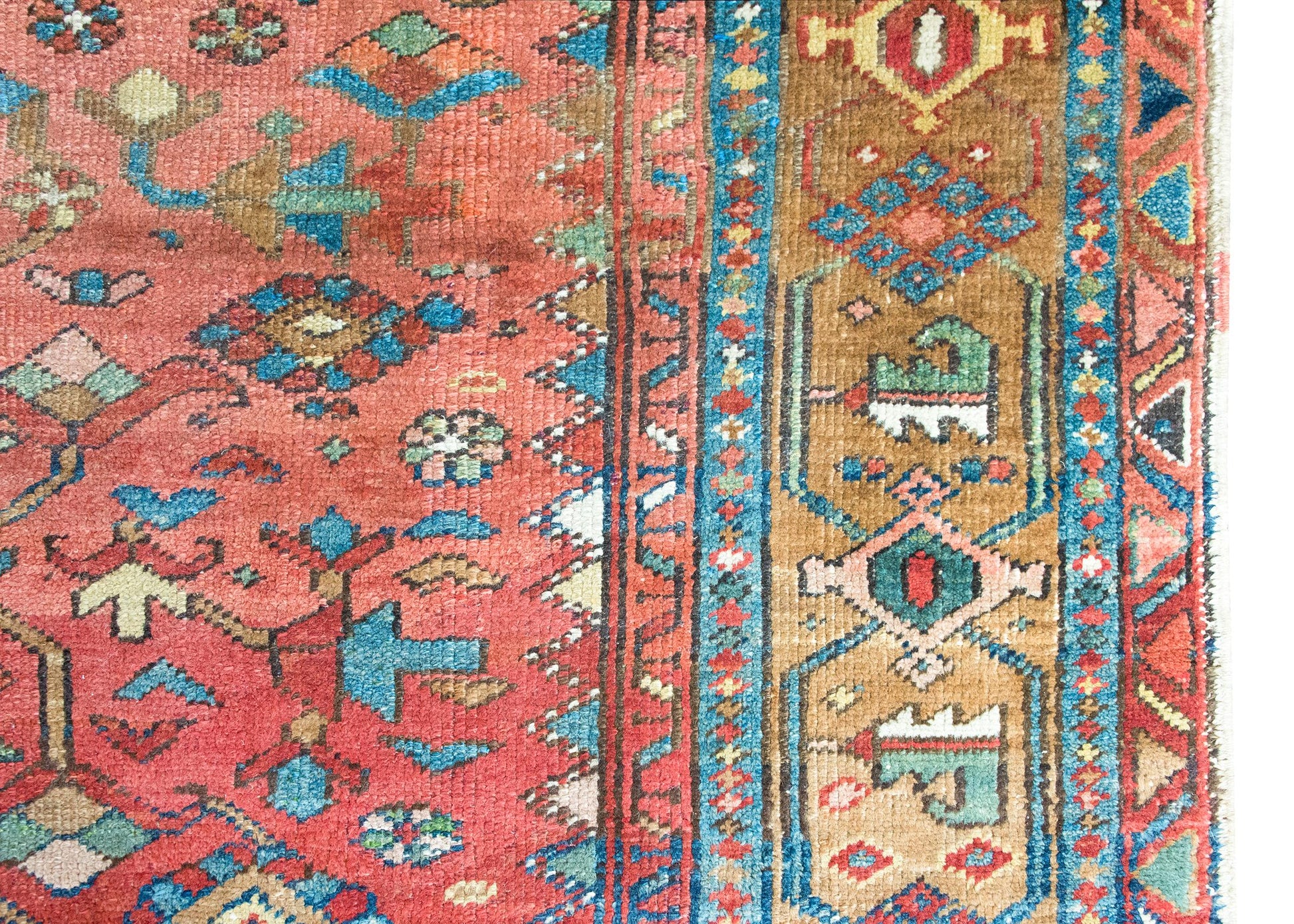 Early 20th Century Persian Heriz Rug For Sale