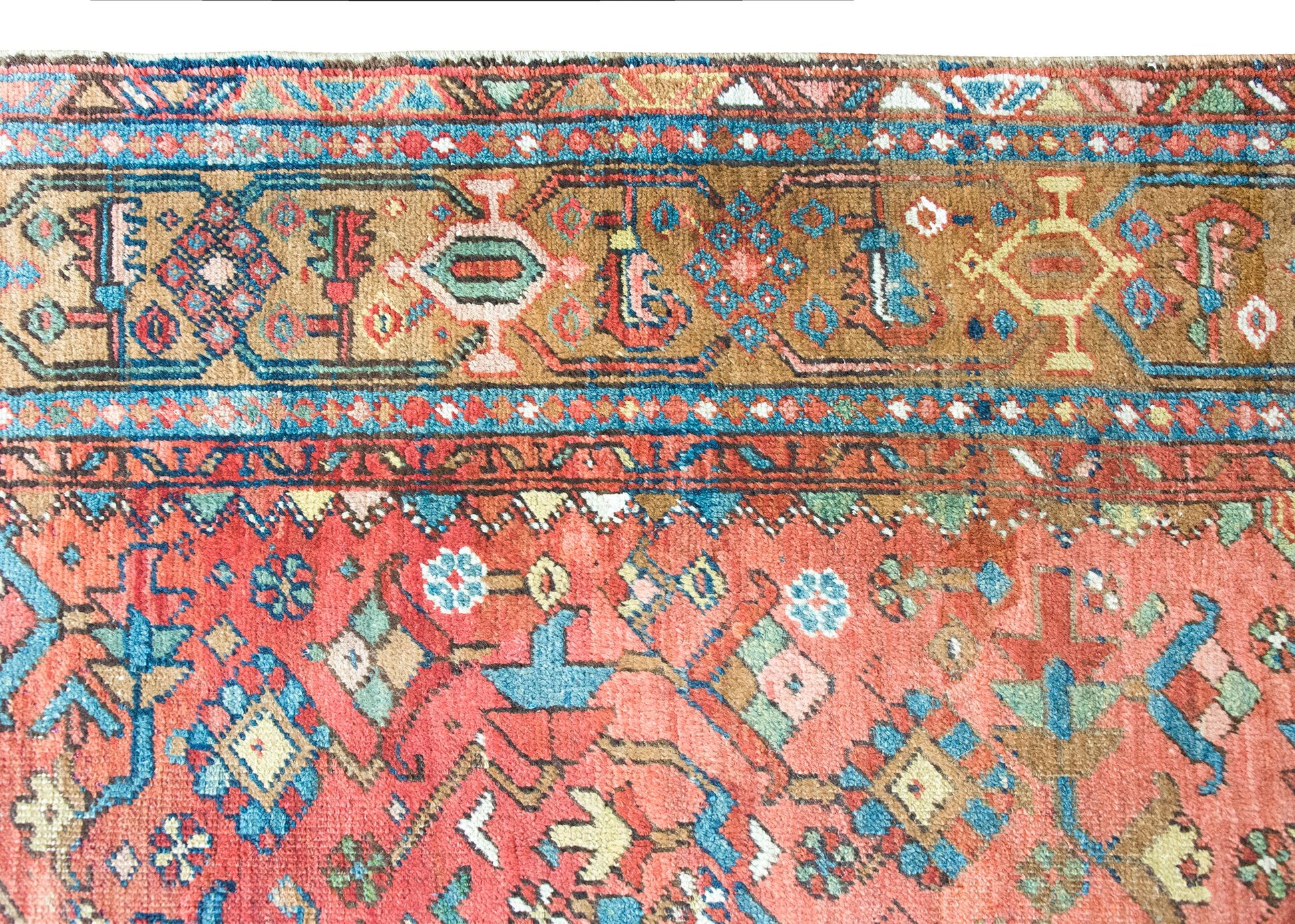 Early 20th Century Persian Heriz Rug For Sale