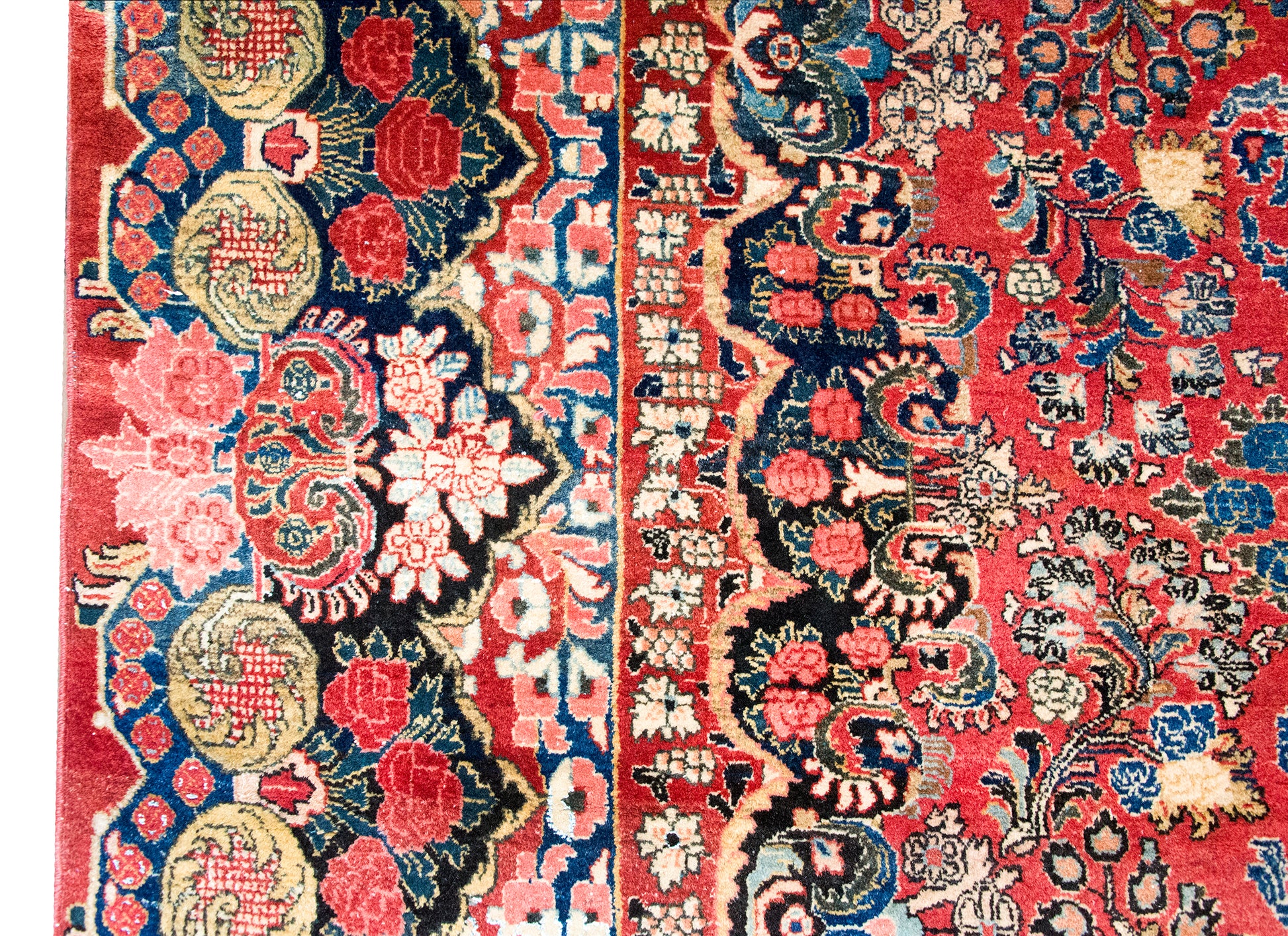 Early 20th Century Persian Sarouk Rug For Sale
