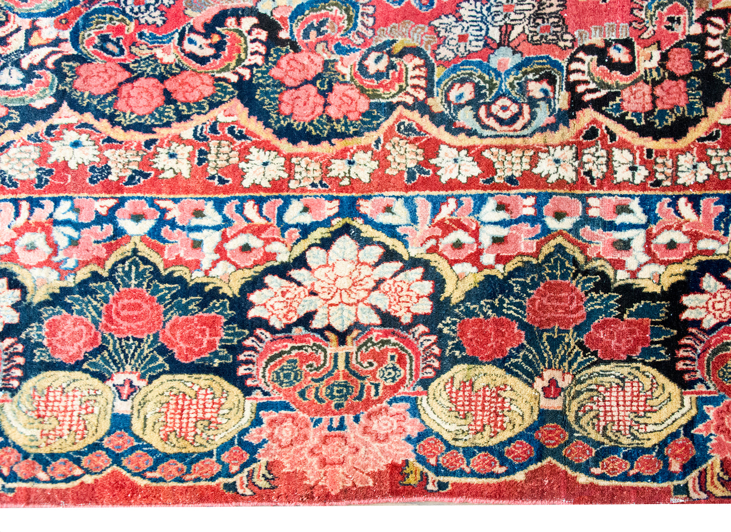 Early 20th Century Persian Sarouk Rug For Sale
