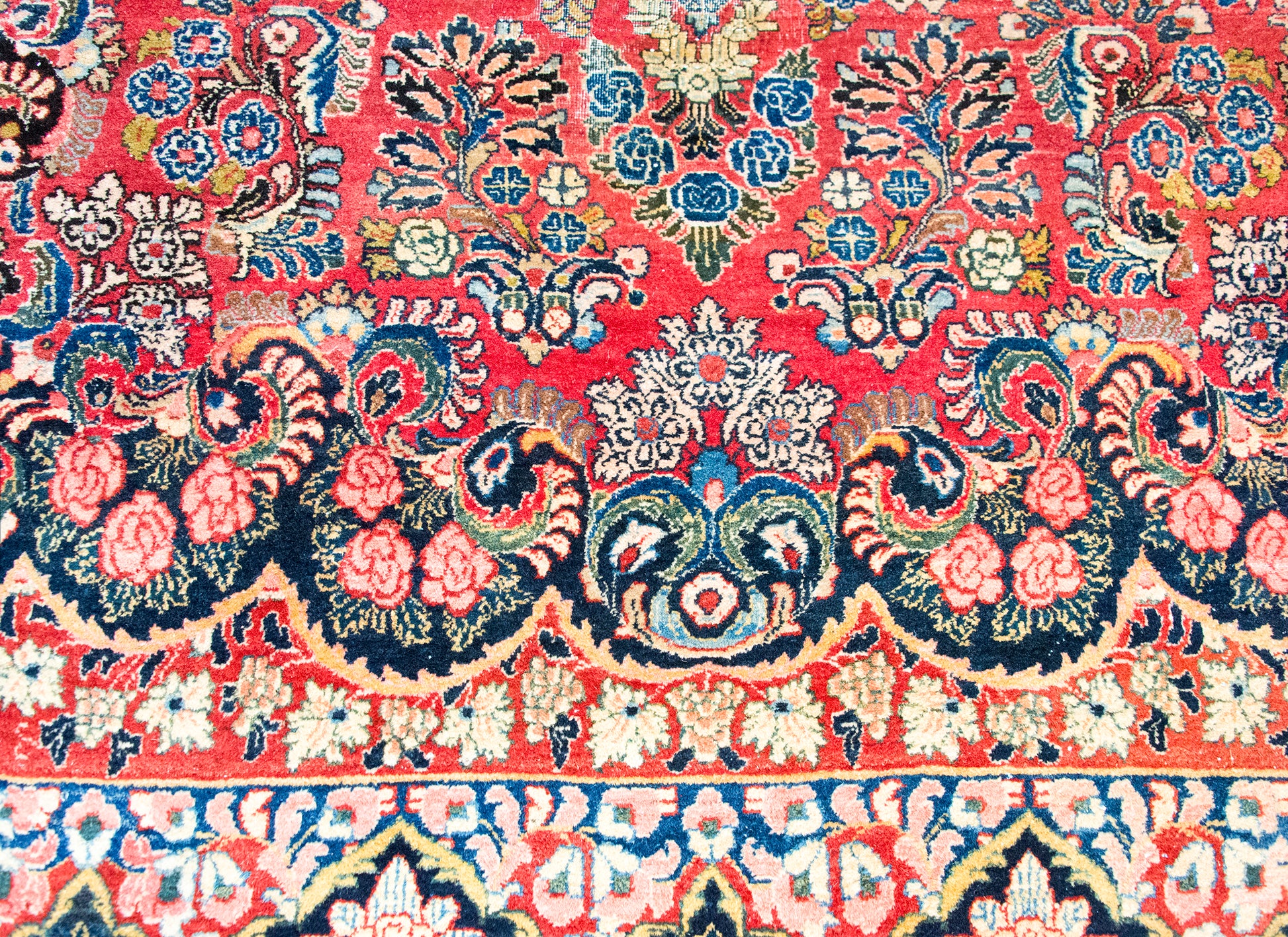 Early 20th Century Persian Sarouk Rug For Sale