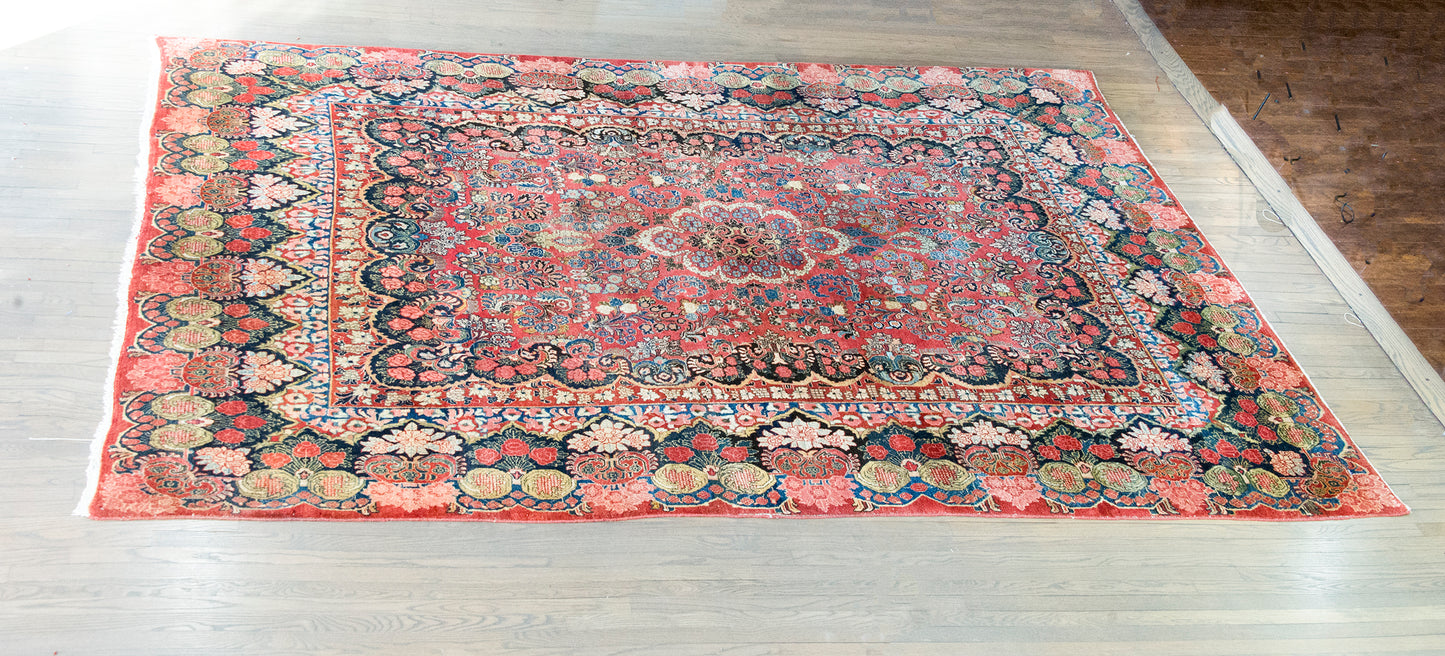 Early 20th Century Persian Sarouk Rug For Sale