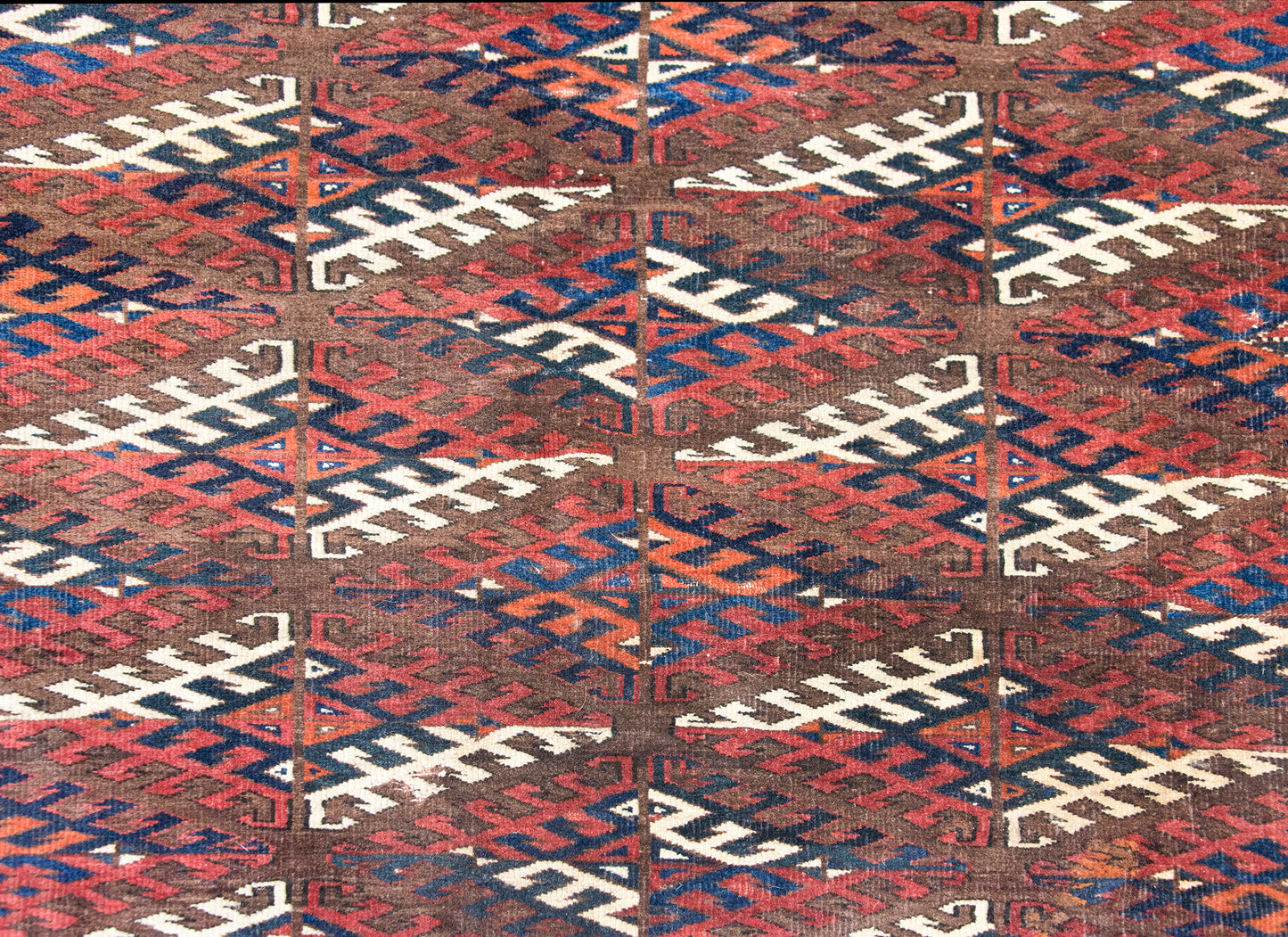 Early 20th Century Persian Yamut Rug For Sale