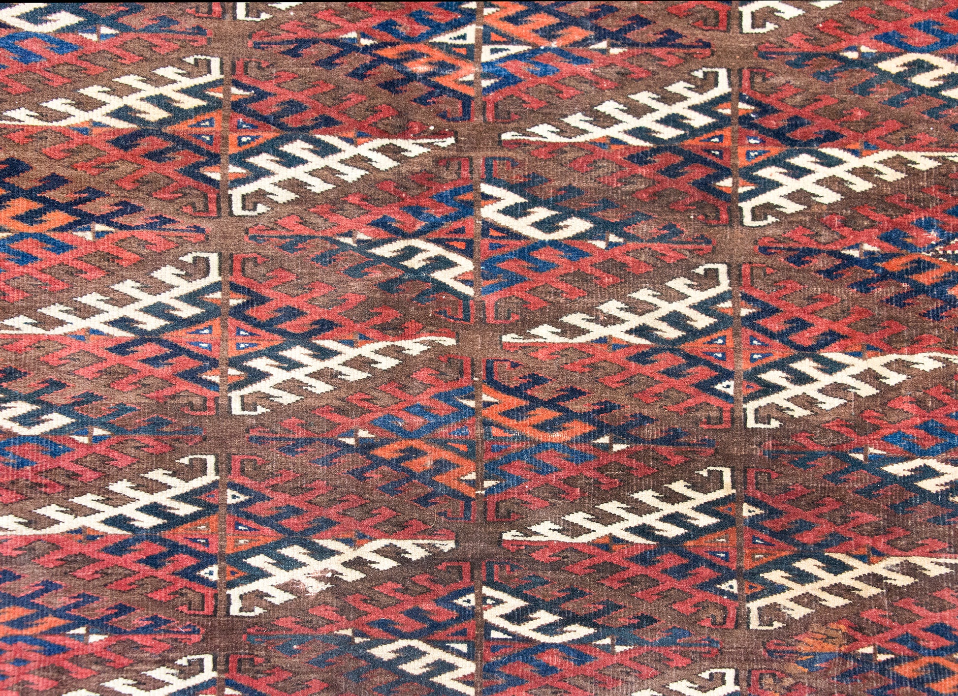 Early 20th Century Persian Yamut Rug For Sale