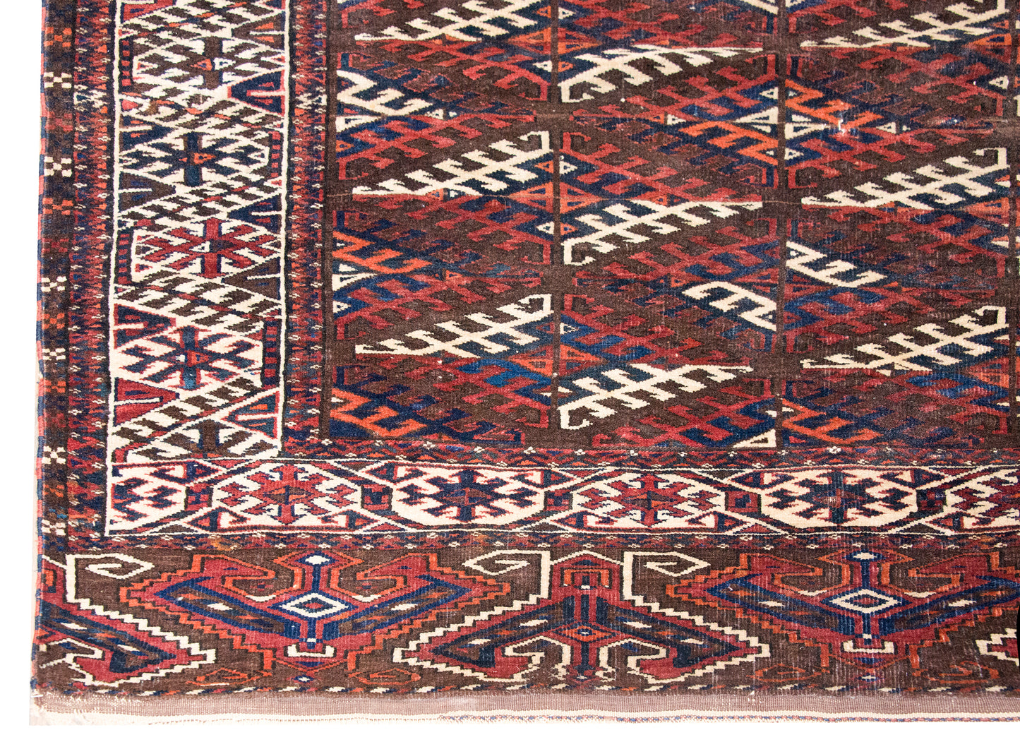 Early 20th Century Persian Yamut Rug For Sale