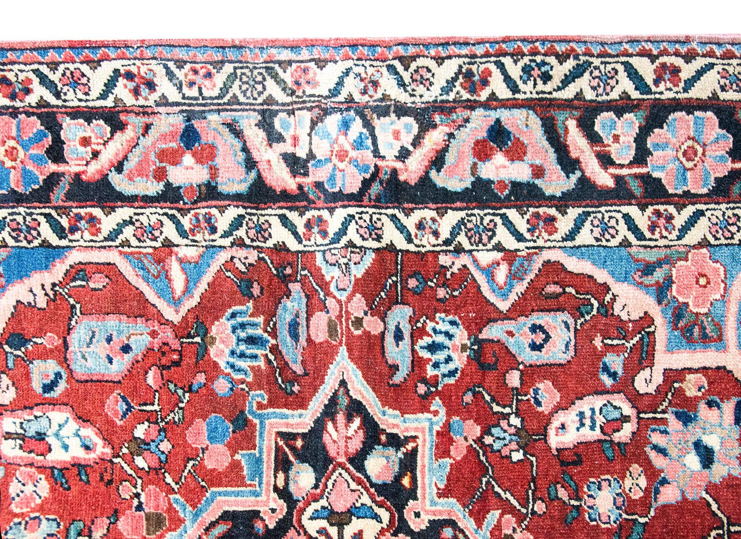 Mid 20th Century Persian Heriz Rug For Sale