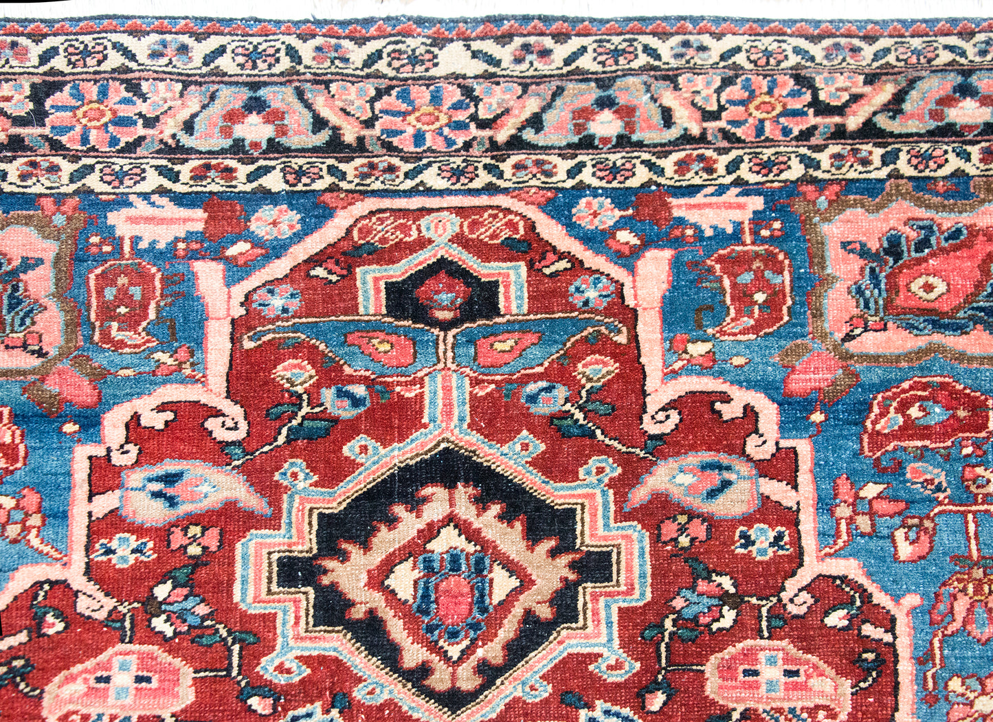 Mid 20th Century Persian Heriz Rug For Sale