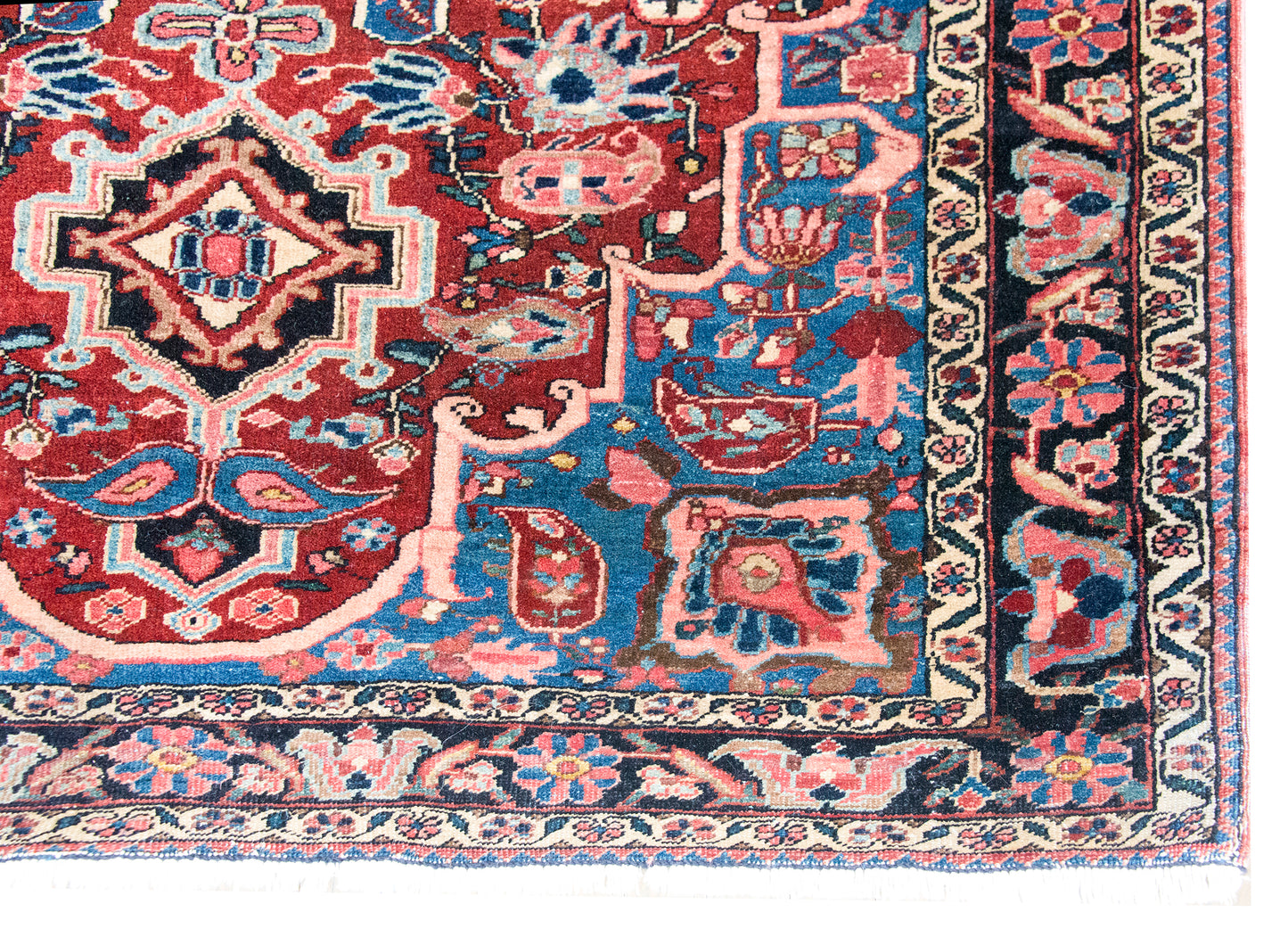 Mid 20th Century Persian Heriz Rug For Sale