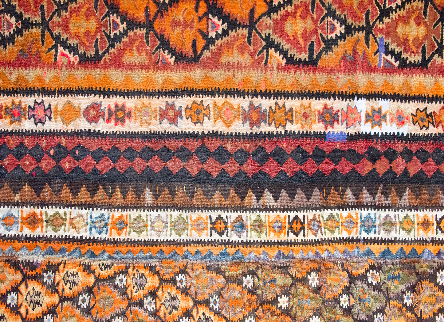 Early 20th Century Persian Qazvin kilim Rug For Sale