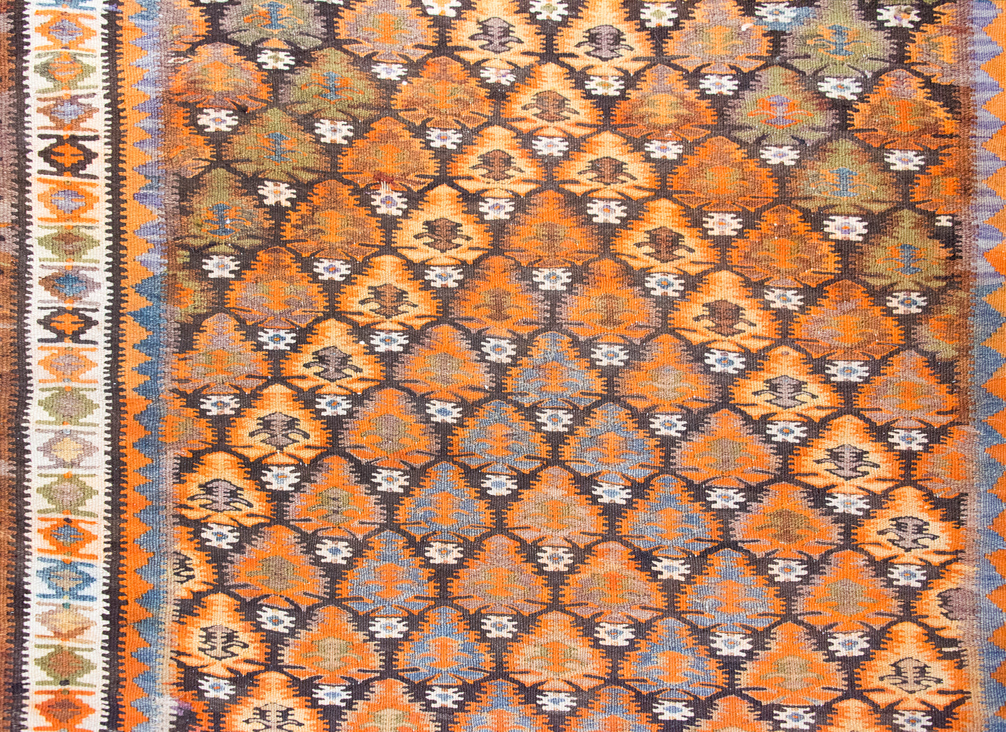 Early 20th Century Persian Qazvin kilim Rug For Sale