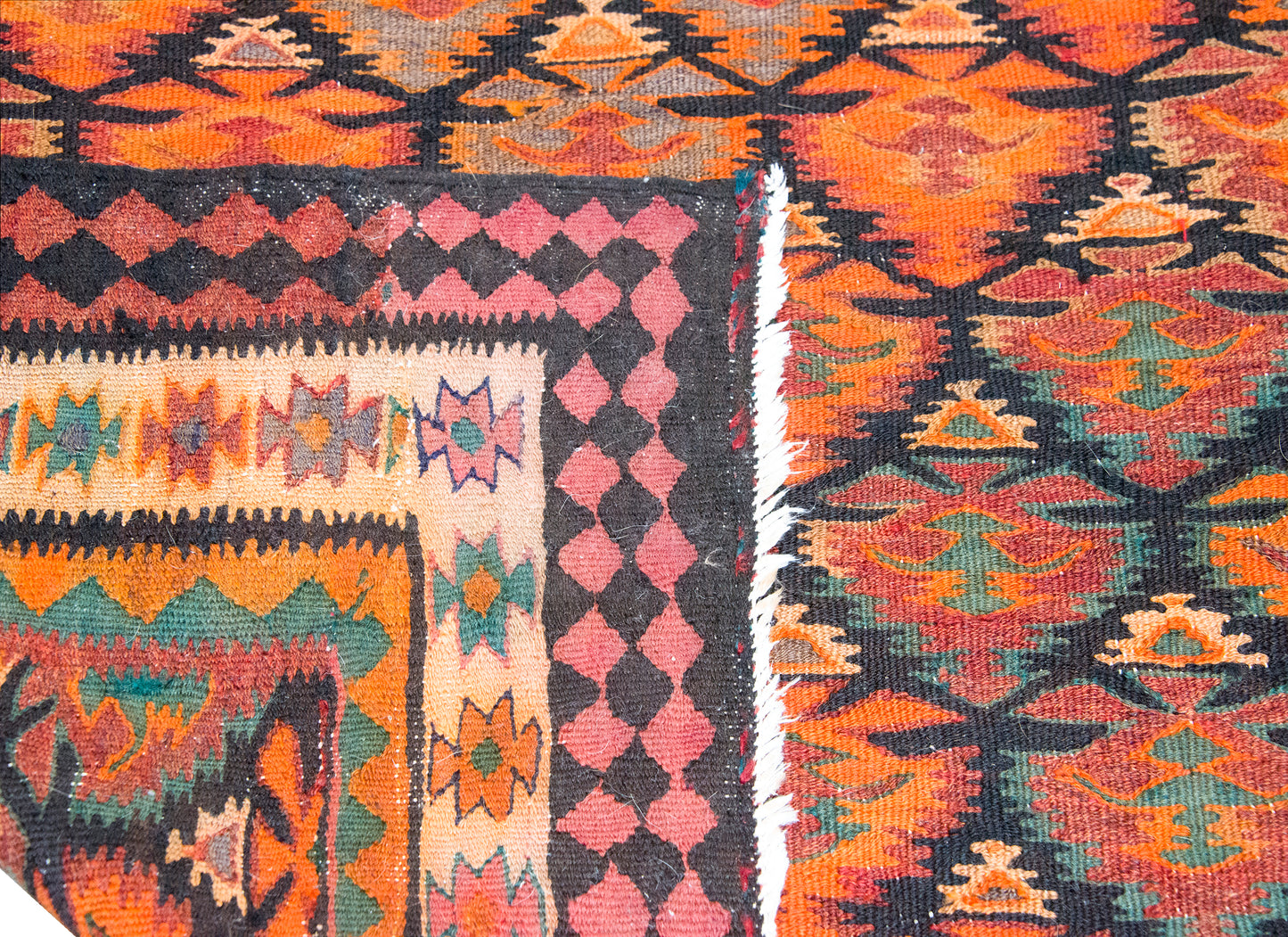 Early 20th Century Persian Qazvin kilim Rug For Sale