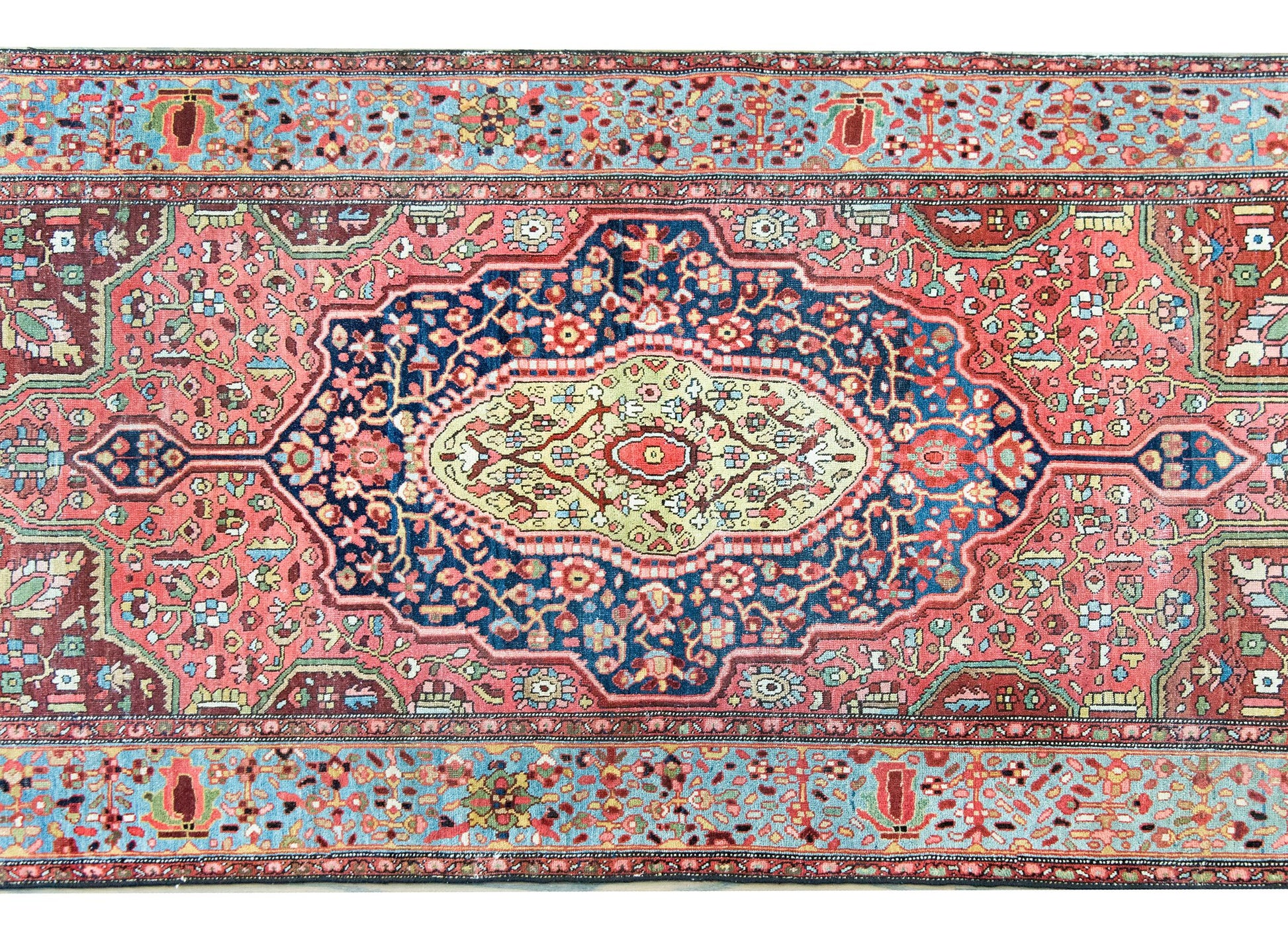 Early 20th Century Persian Sarouk Farahan Rug For Sale