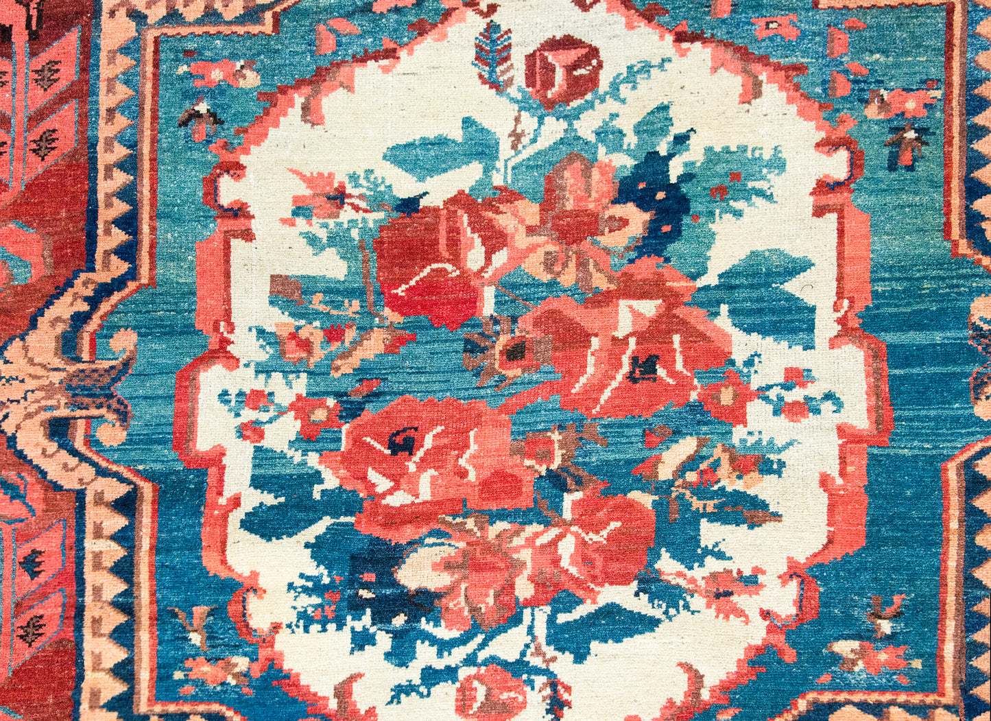 Early 20th Century Persian Bakhtiari Saman Rug For Sale