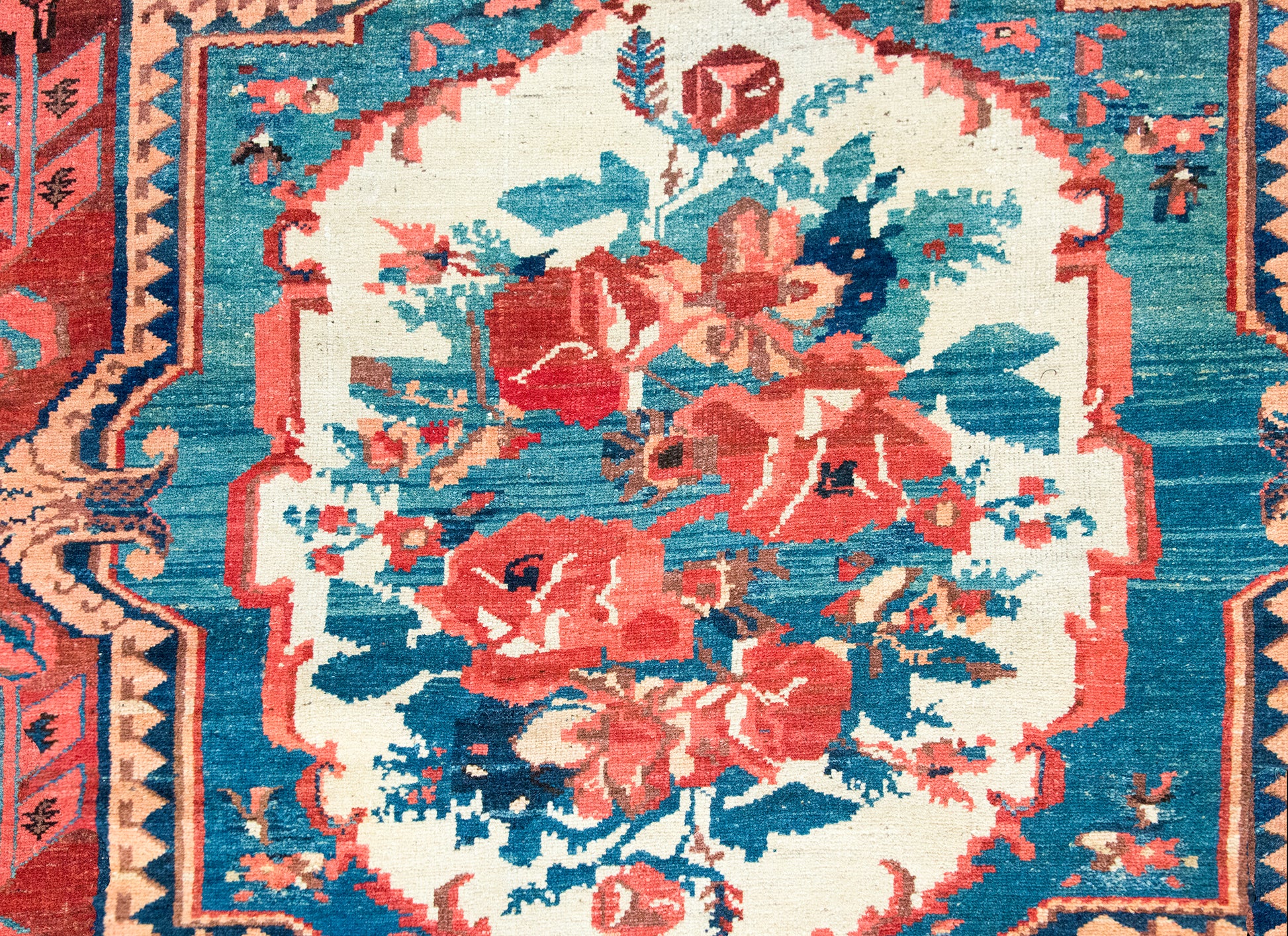 Early 20th Century Persian Bakhtiari Saman Rug For Sale
