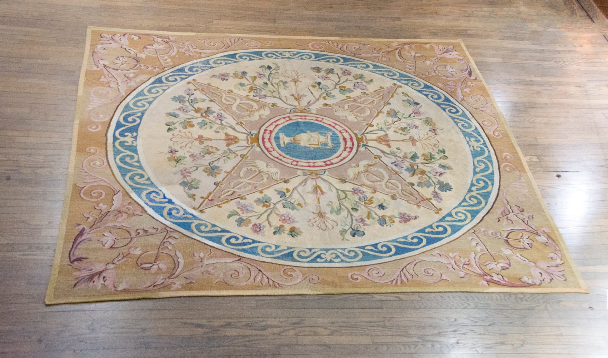Early 20th Century Aubusson Rug For Sale
