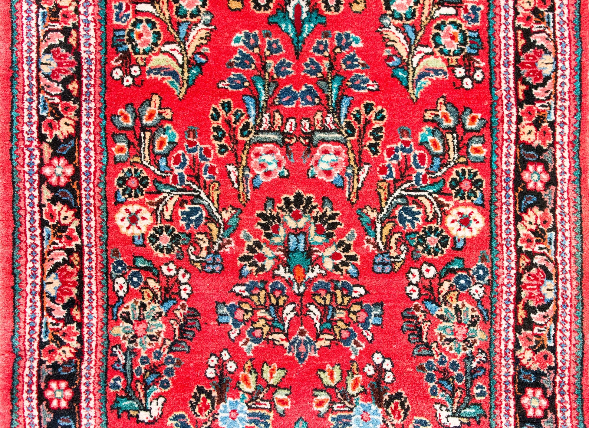 Early 20th Century Sarouk Runer For Sale