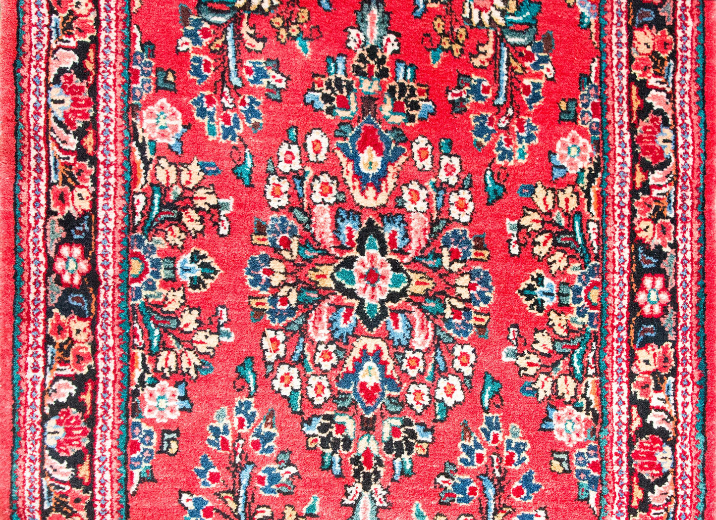 Early 20th Century Sarouk Runer For Sale
