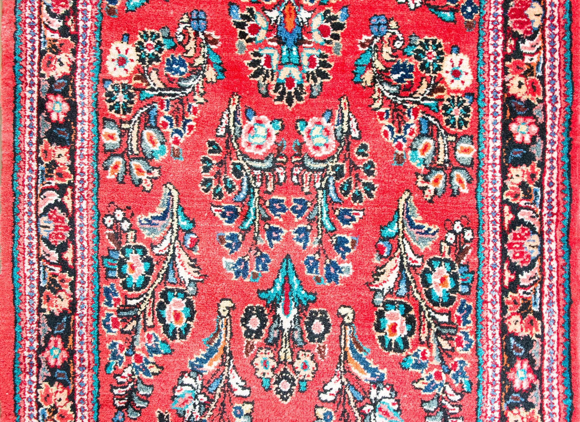 Early 20th Century Sarouk Runer For Sale