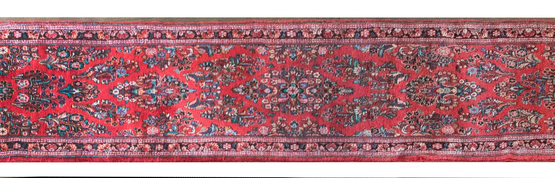 Early 20th Century Sarouk Runer For Sale