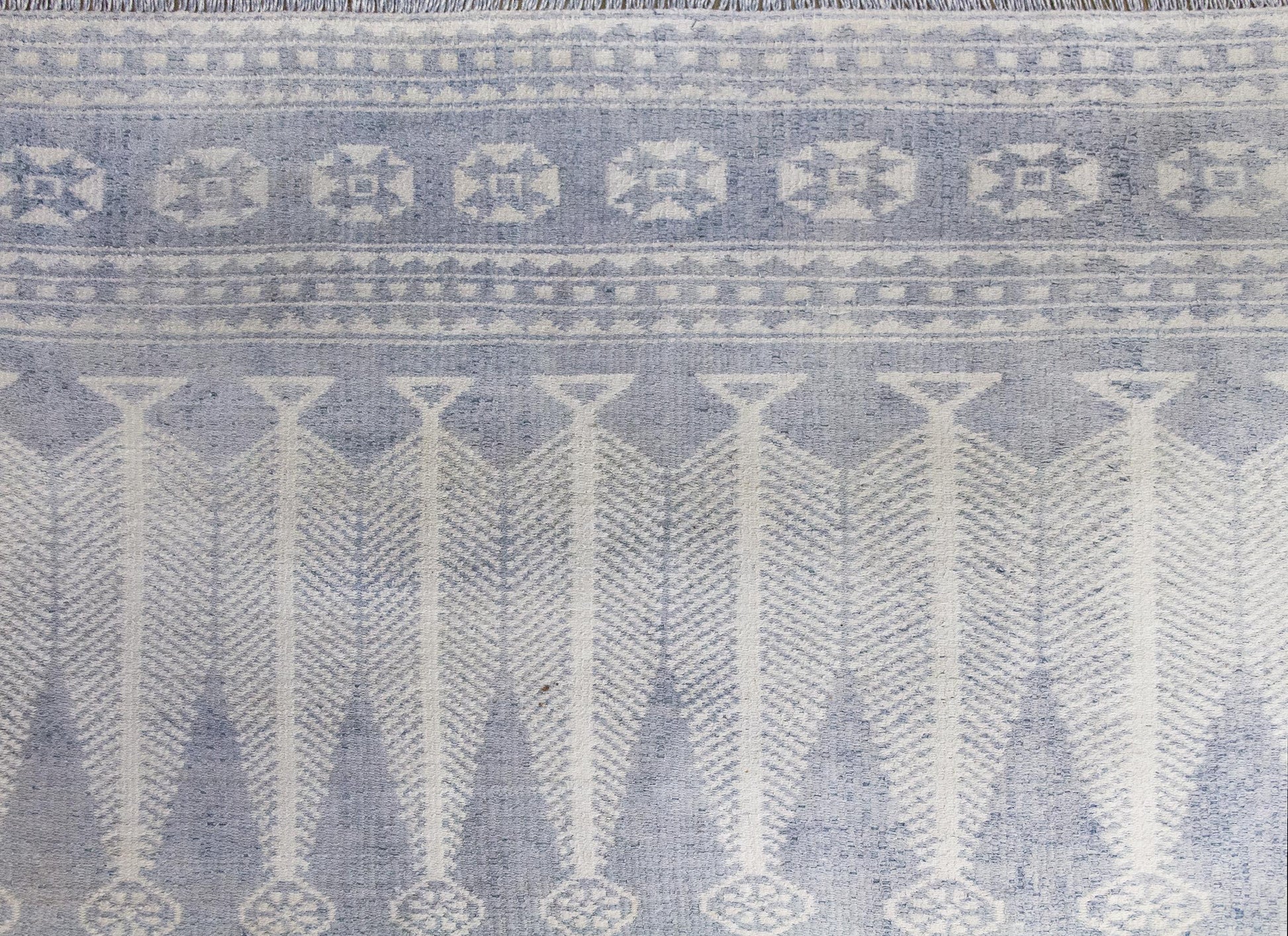 Early 20th Century Persian Kilim Rug For Sale