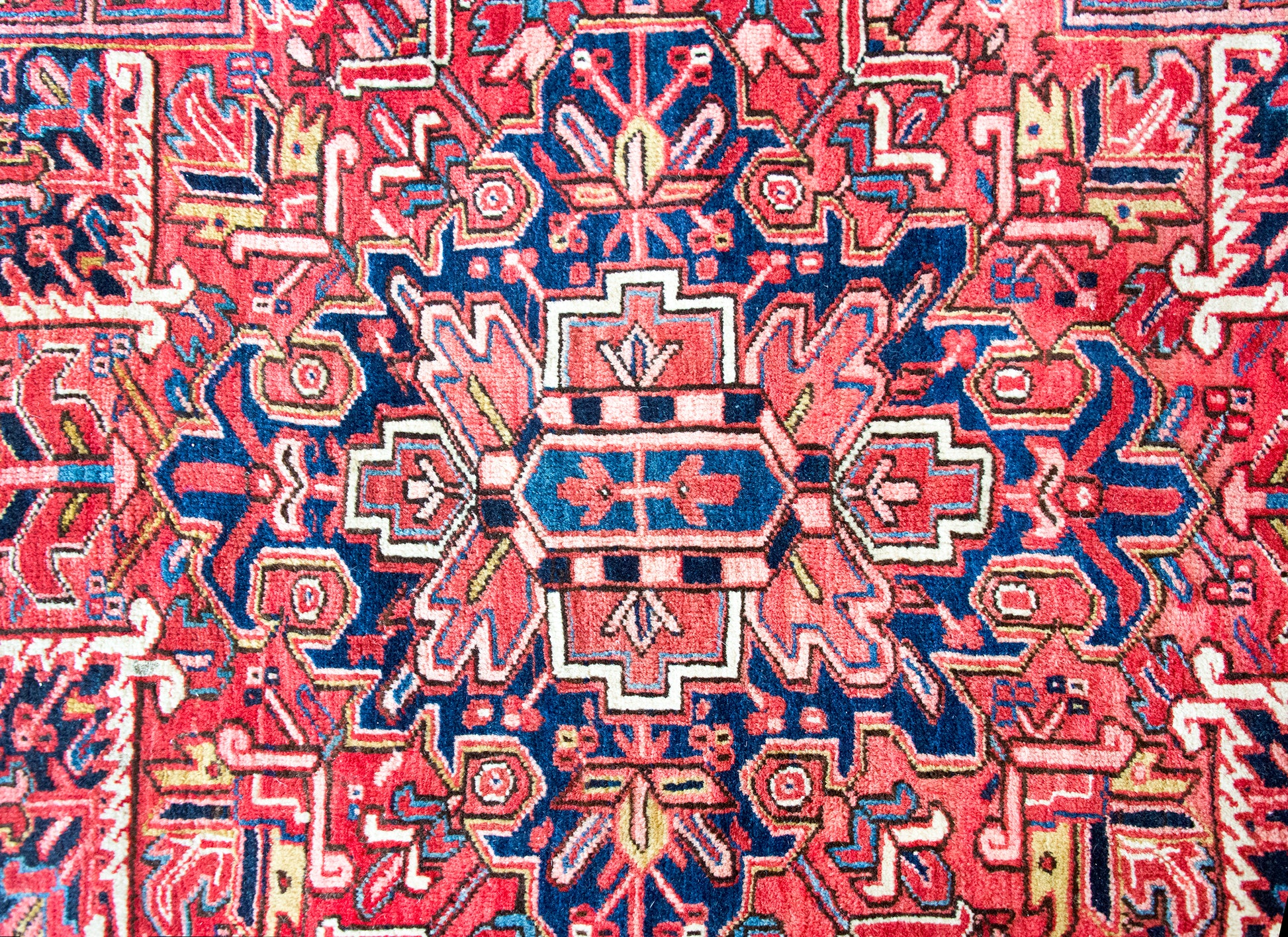 Mid 20th Century Persian Heriz Rug For Sale
