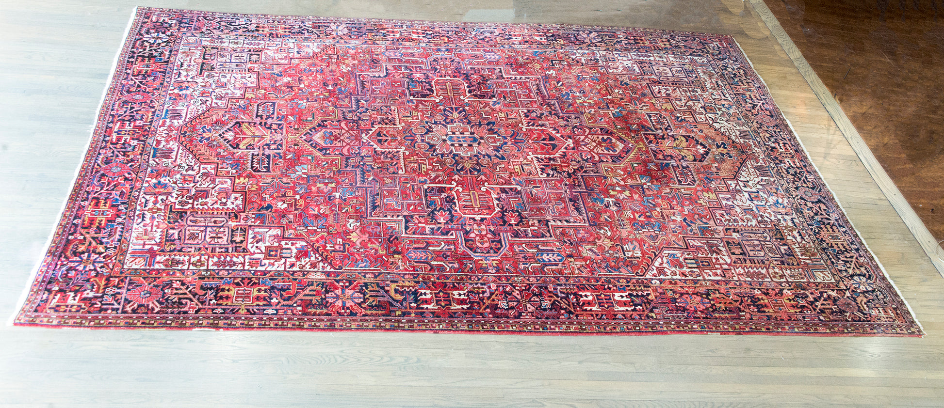 Mid 20th Century Persian Heriz Rug For Sale