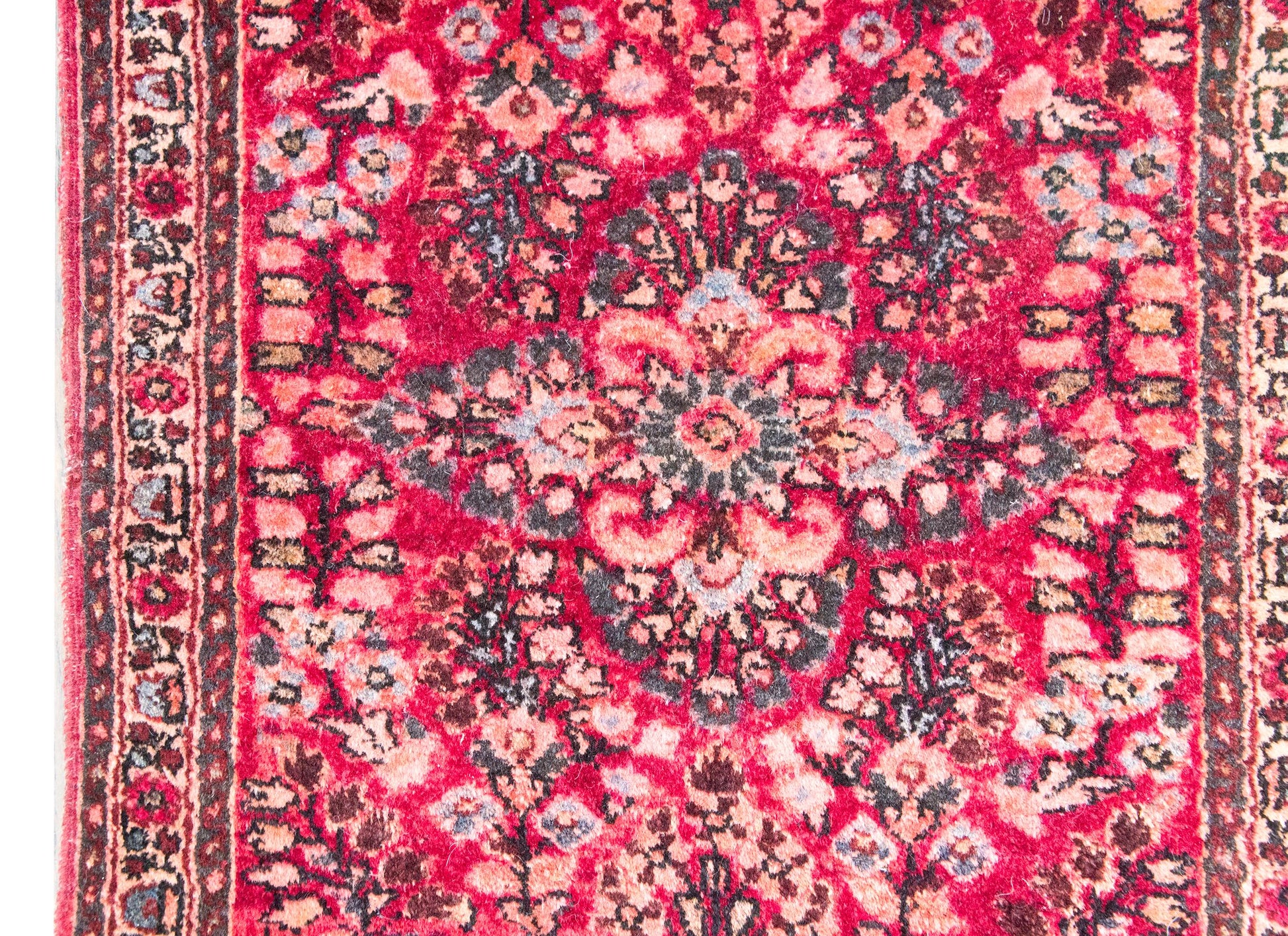 Early 20th Century Persian Sarouk Rug For Sale