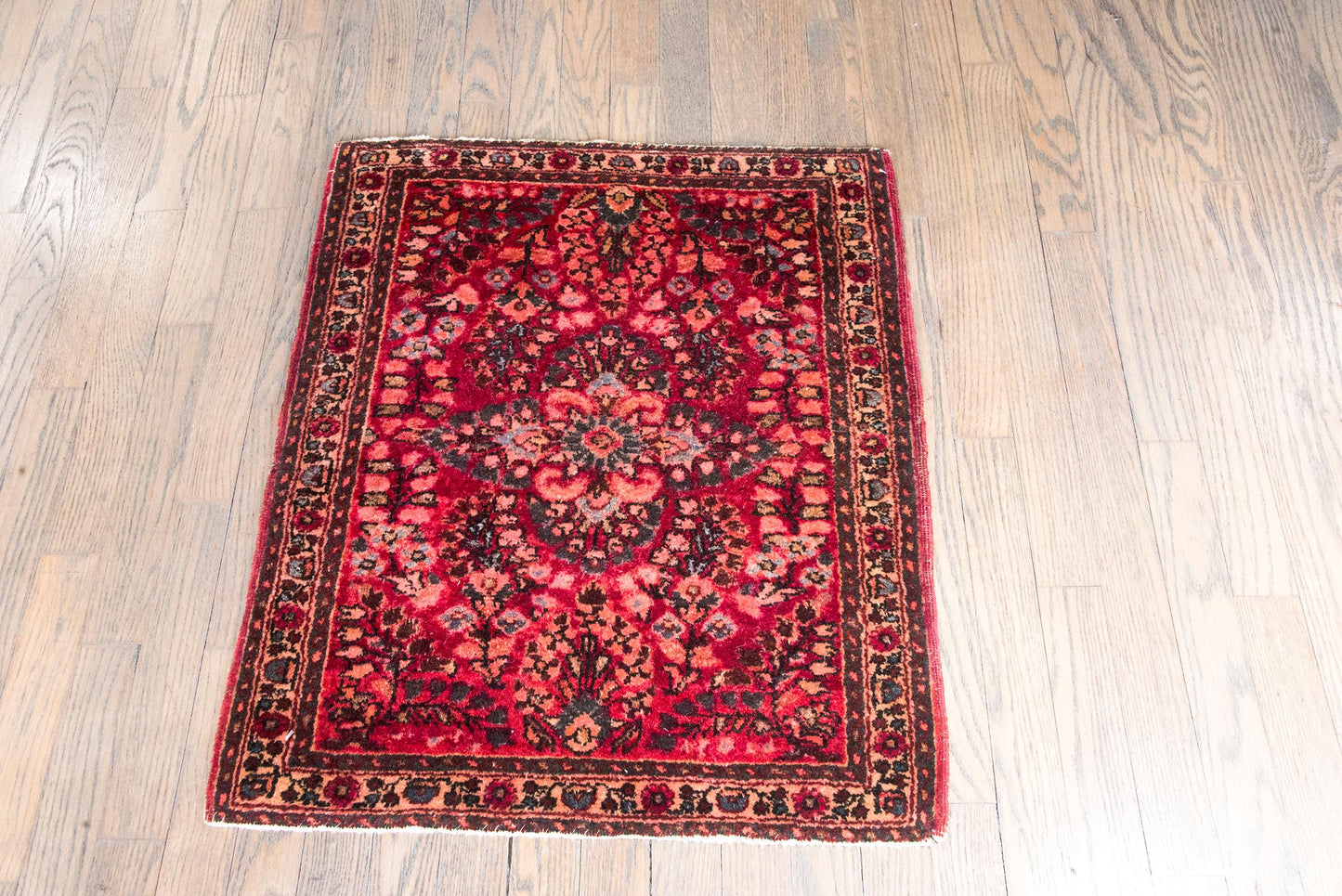 Early 20th Century Persian Sarouk Rug For Sale