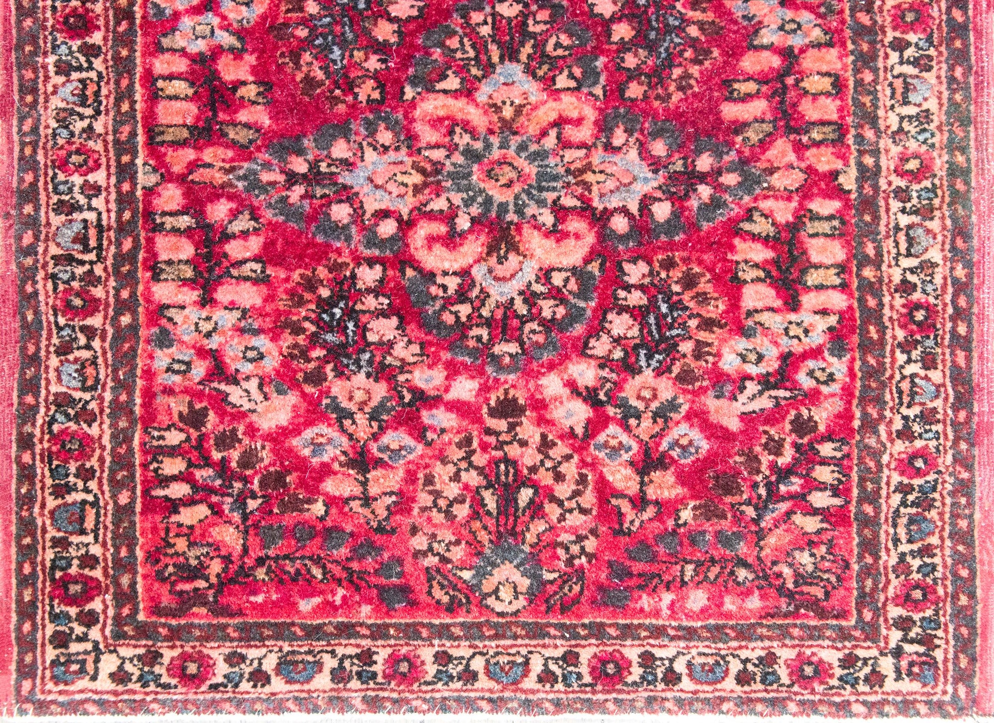 Early 20th Century Persian Sarouk Rug For Sale