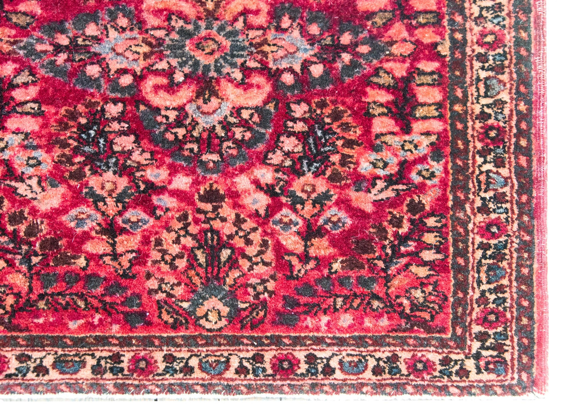 Early 20th Century Persian Sarouk Rug For Sale