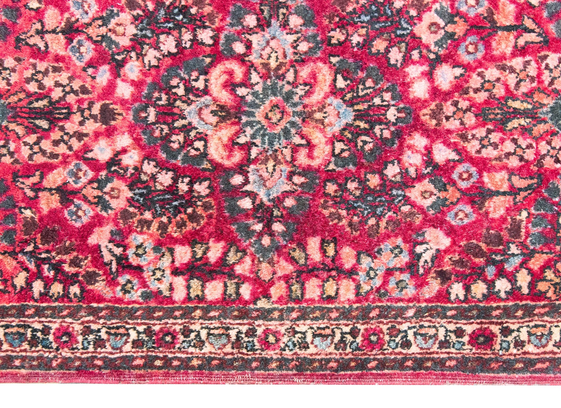 Early 20th Century Persian Sarouk Rug For Sale
